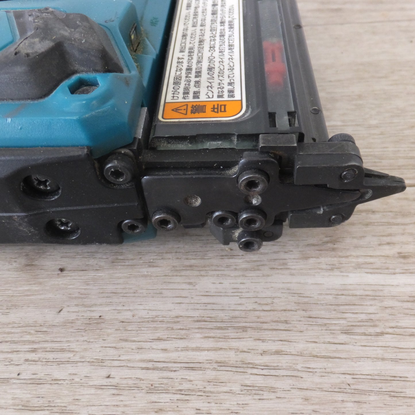 [送料無料] ジャンク★マキタ makita 充電式ピンタッカ PT353D 18V　使用ピンネイル 15 18 25 30 35mm　本体のみ★