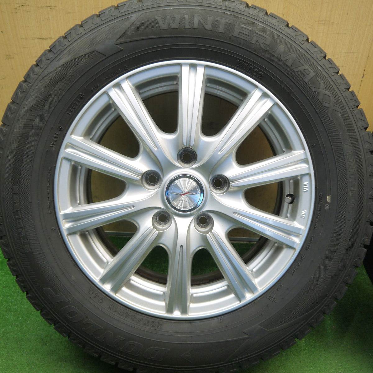 バリ溝！24年！キレイ！9.5分◎スタッドレス 205/65R15 ダンロップ ウインターマックス WM02 JOKER ジョーカー 15インチ PCD114.3/5H◎6090701Hス