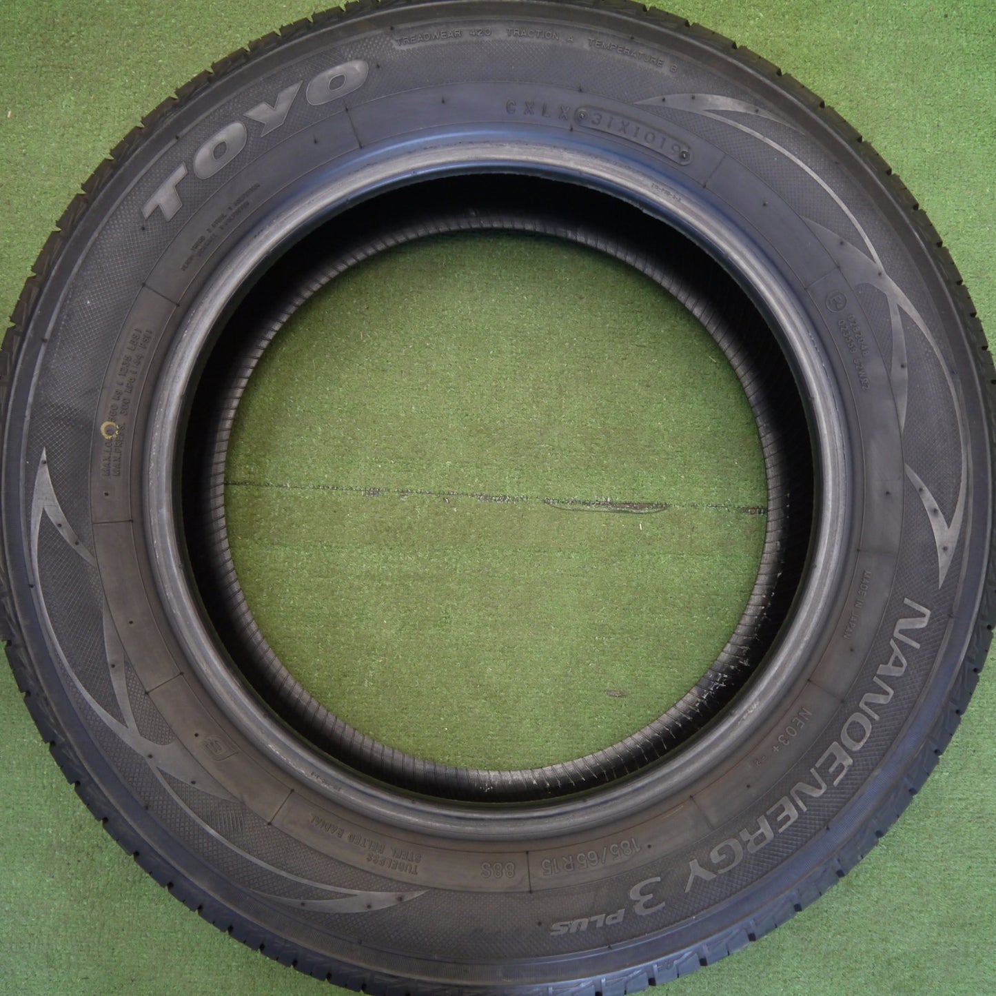バリ溝！ほぼ10分★185/65R15 トーヨー ナノエナジー3 プラス NANOENERGY3 PLUS タイヤ 15インチ ノート デミオ 等★6042804Hノタ