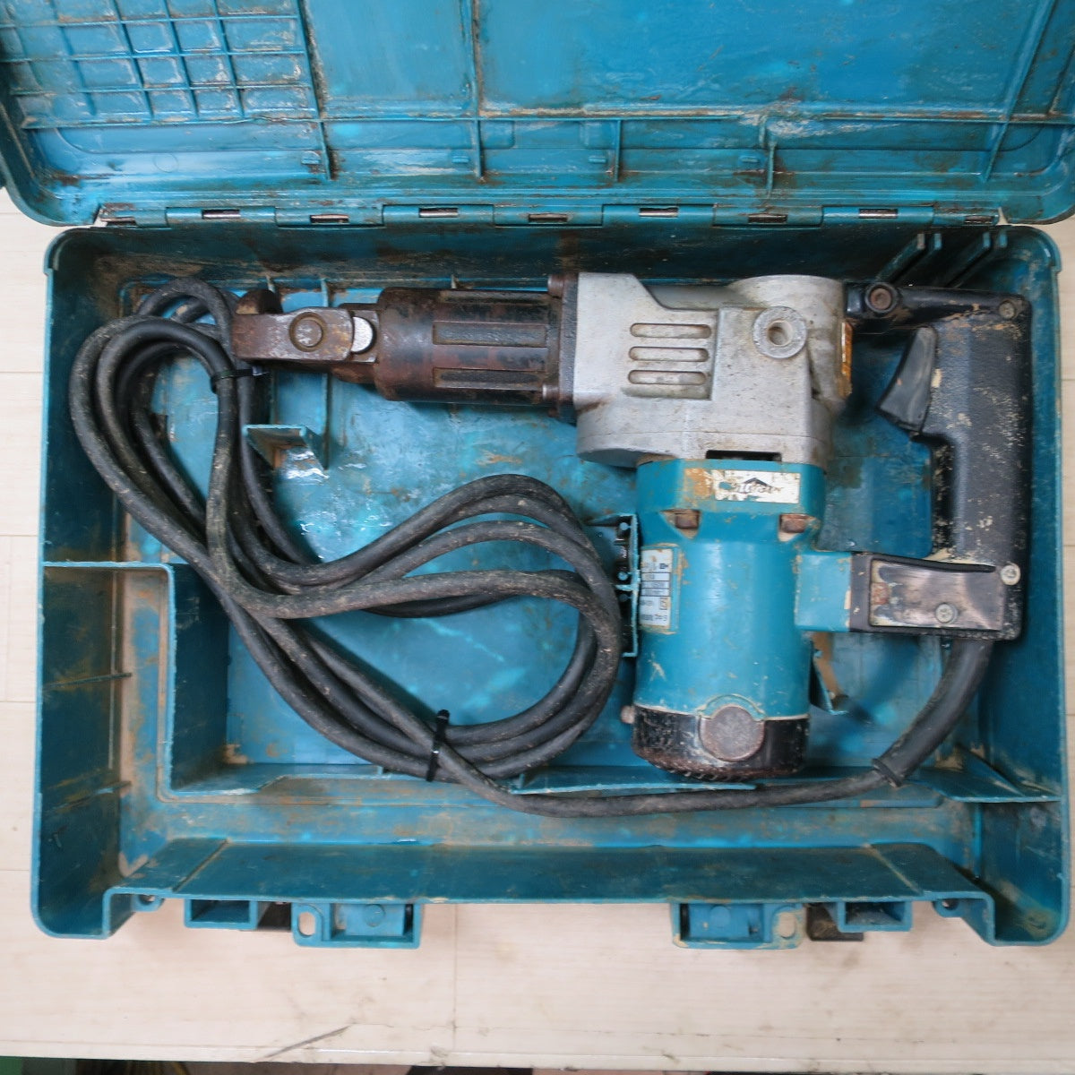 [送料無料] ☆マキタ 35mm ハンマードリル HR3520 電動 工具 ハンマドリル makita 100V コード式 穴あけ はつり ハツリ☆