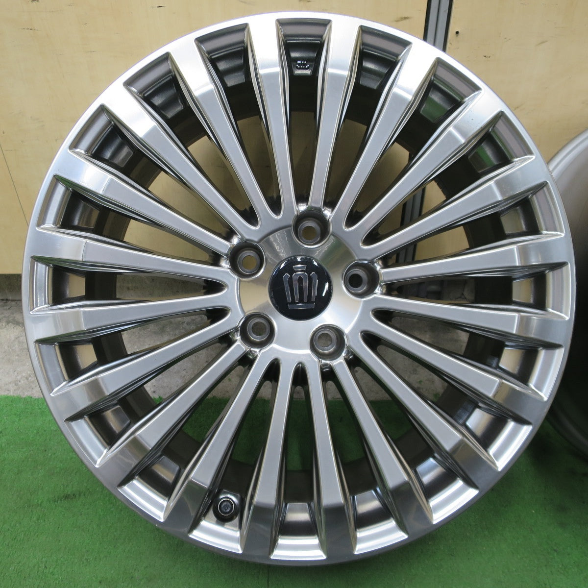 新車外し★トヨタ 30系 クラウン セダン 純正 ホイール 19インチ 19×8J PCD120/5H★6060503NGホ