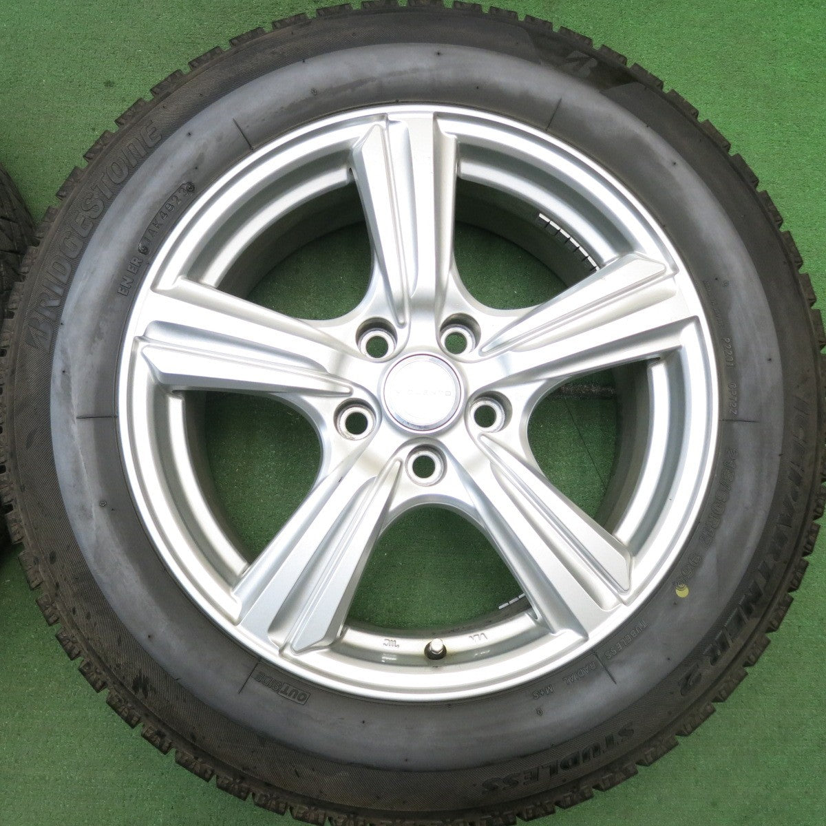 バリ溝！23年！9.5分★スタッドレス 215/60R17 ブリヂストン アイスパートナー2 VIOLENTO KS ヴィオレント 17インチ PCD114.3/5H★5070501HAス