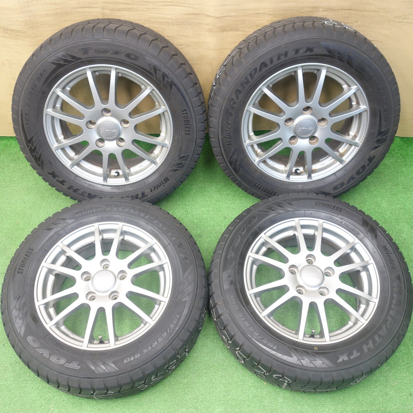バリ溝！22年！9分★スタッドレス 195/65R15 トーヨー ウインター トランパス TX VELVA ヴェルヴァ 15インチ PCD114.3/5H★6021102KTス