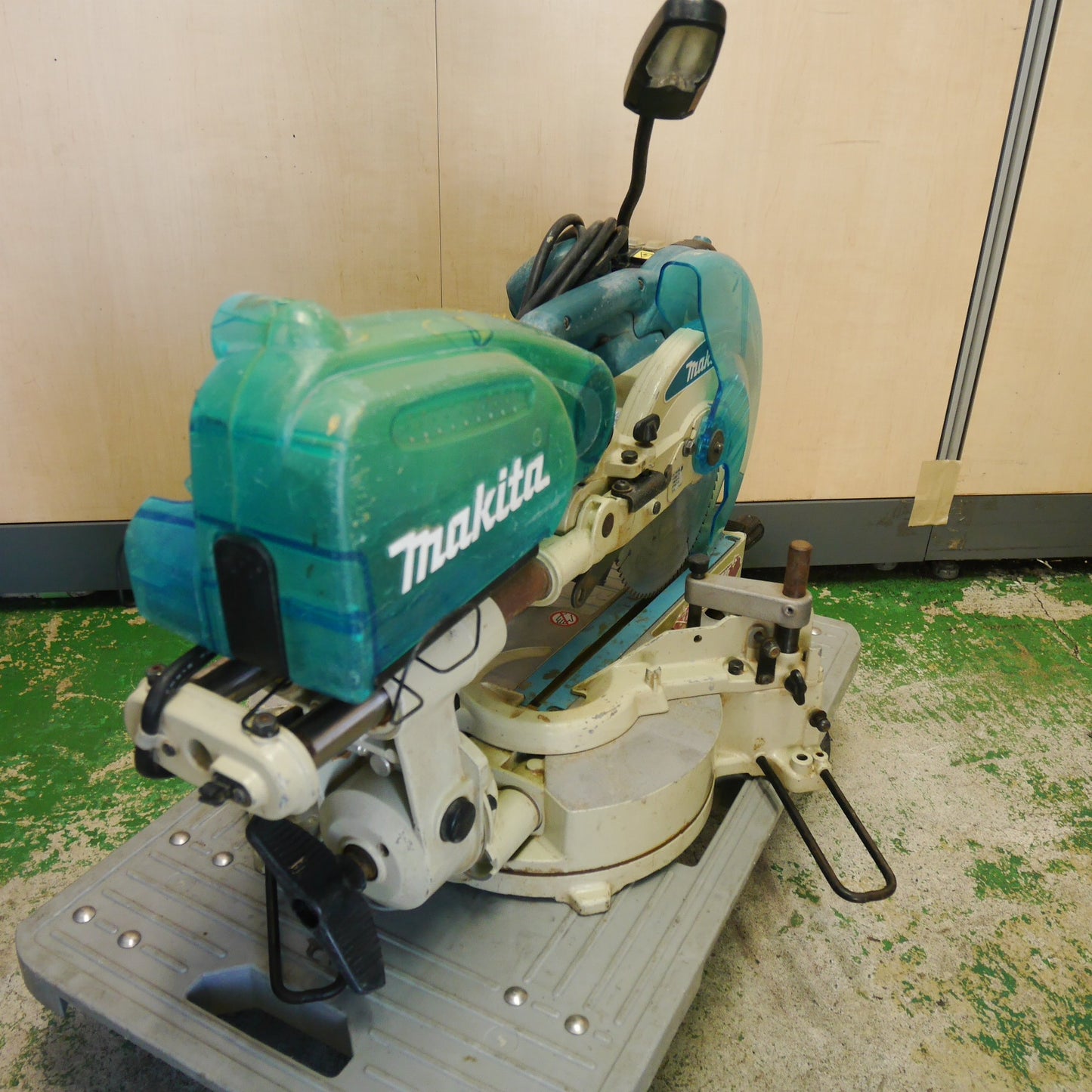 [送料無料] ☆マキタ 216mm スライド マルノコ LS0814FL 電動 工具 切断機 丸ノコ 丸のこ 丸鋸 makita 木工用 ジャンク品☆