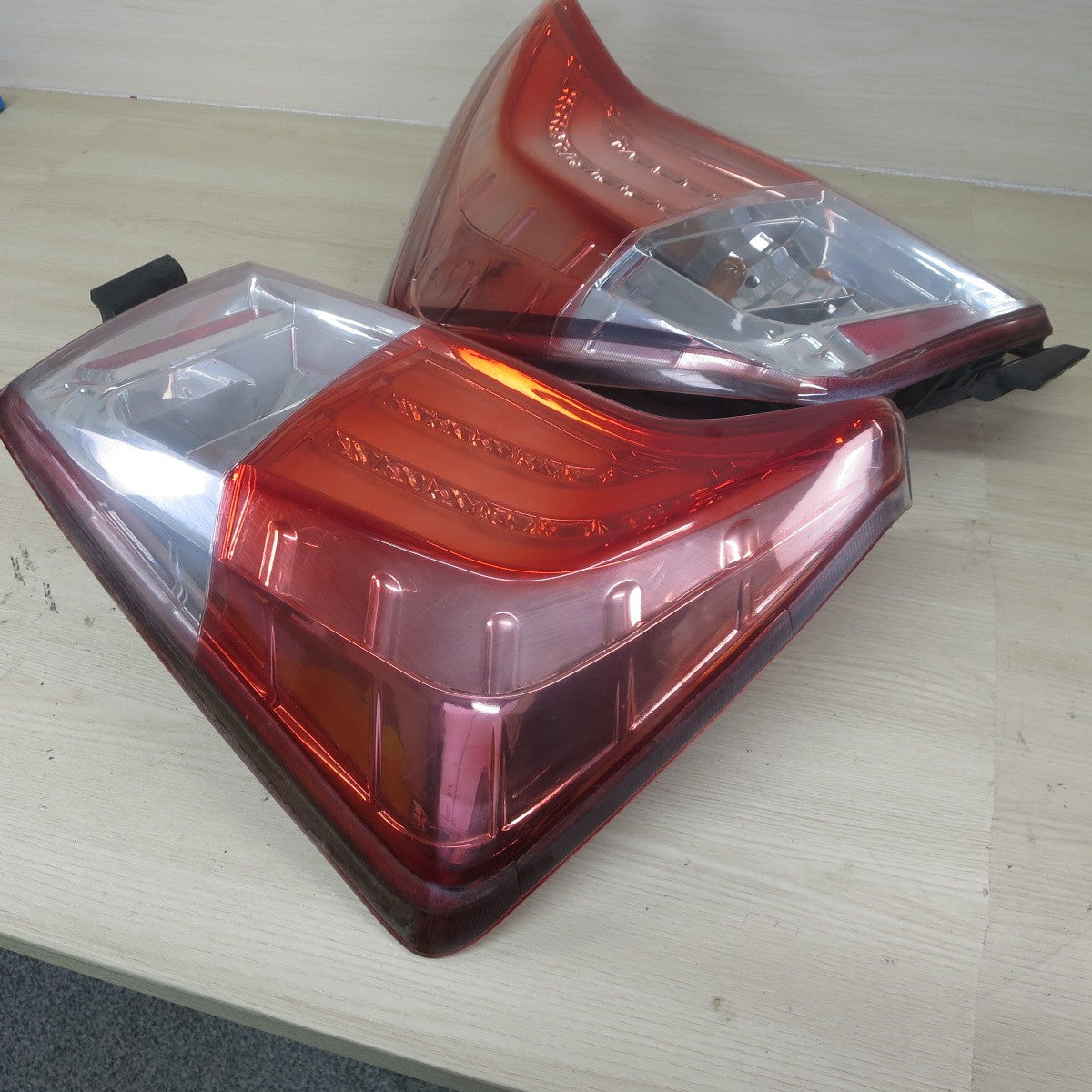 左右セット☆トヨタ ZVW30 プリウス テールランプ BT-HU527 JUNYAN LT-HU527 社外 テールライト 照明 カー パーツ☆