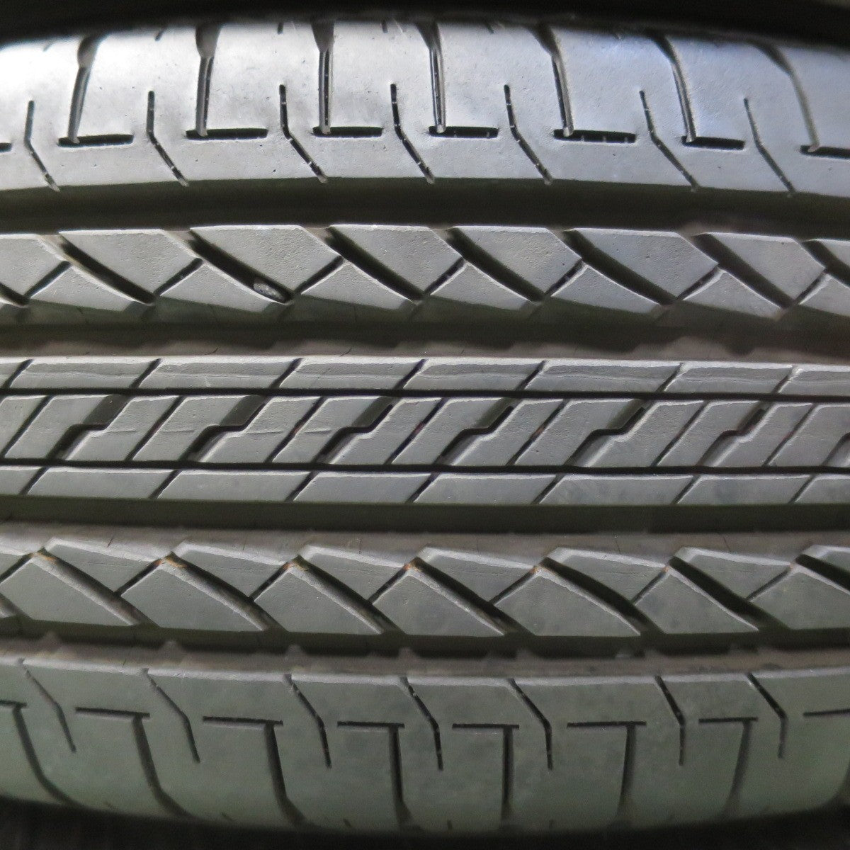 バリ溝！25年！9.5分◎195/80R15 ブリヂストン デューラー H/L 852 DUELER タイヤ 15インチ ジムニー シエラ ジムニー ノマド 等◎6081004イノタ
