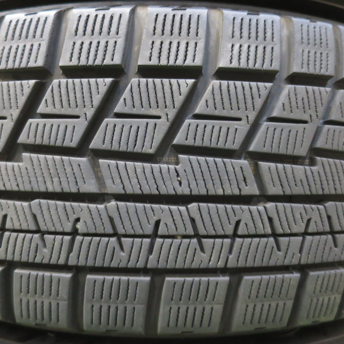 バリ溝！キレイ！9分★スタッドレス 205/65R16 ヨコハマ アイスガード iG60 GRASS グラス 16インチ PCD114.3/5H★6011705イス