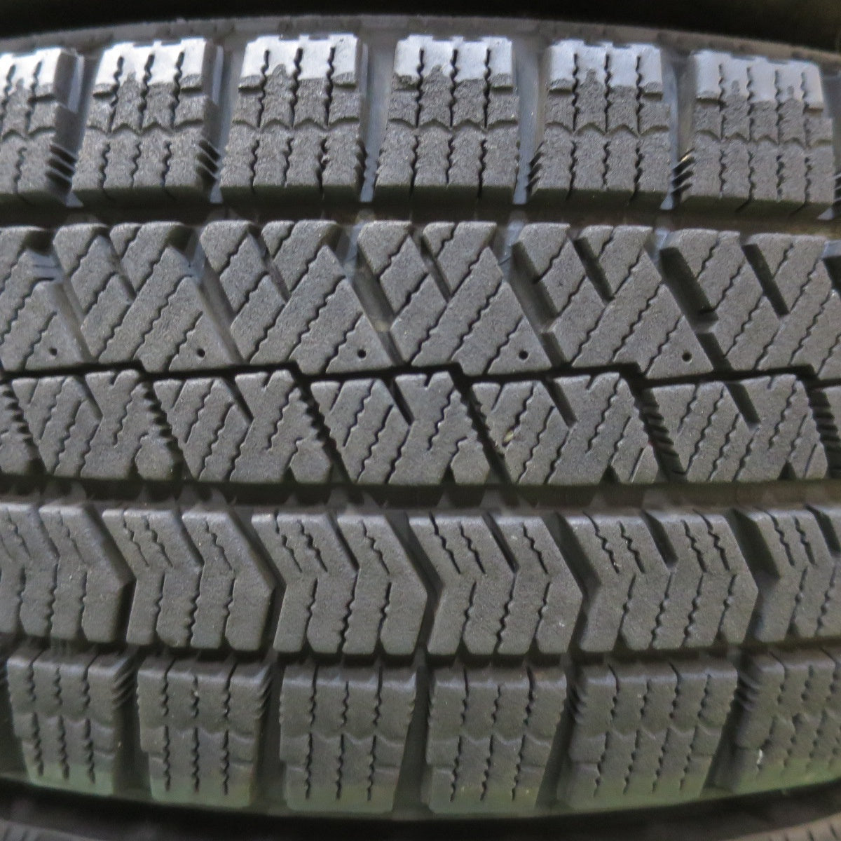キレイ！23年★スタッドレス 155/65R14 ブリヂストン ブリザック VRX2 SPORT DAISY スポルト デイジー 14インチ PCD100/4H★5111104イス