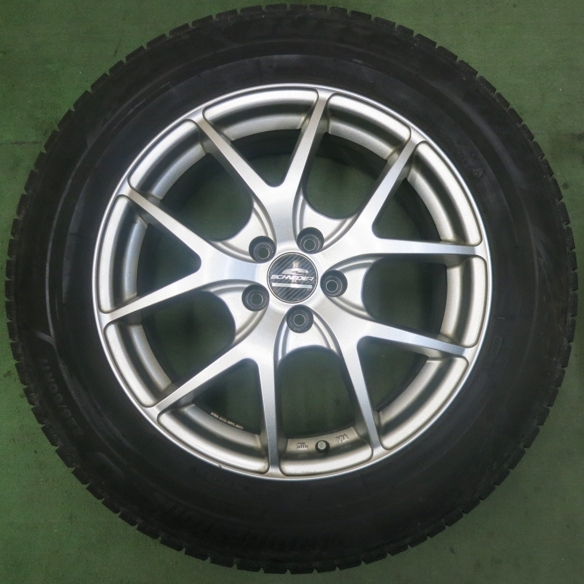 キレイ！21年★フォレスター 等 225/60R17 スタッドレス ブリヂストン ブリザック VRX3 SCHNEIDER シュナイダー 17インチ PCD100/5H★5112701SKス