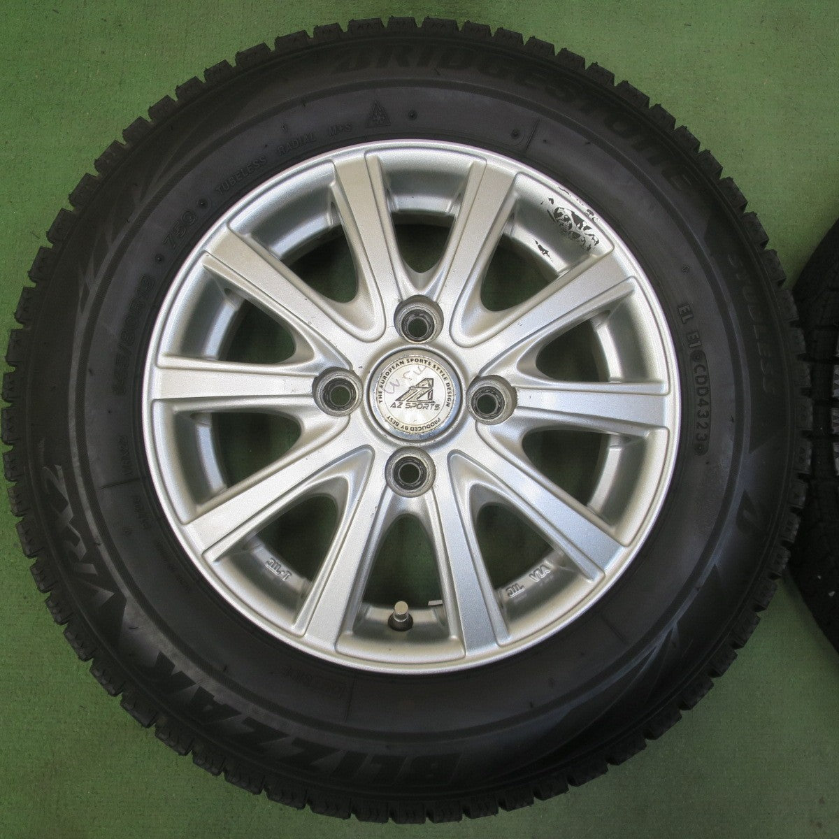 バリ溝！23年！8.5分◎スタッドレス 145/80R13 ブリヂストン ブリザック VRX2 AZ SPORTS AZスポーツ 13インチ PCD100/4H◎6080704イス