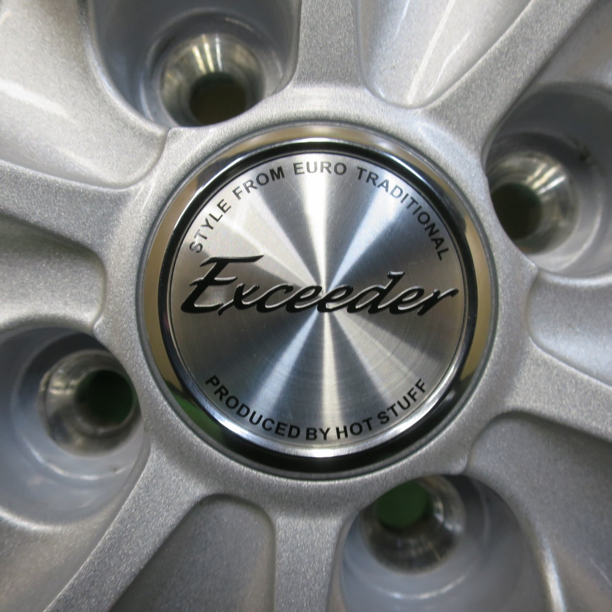 ほぼ未使用！23年★スタッドレス 175/70R14 ブリヂストン ブリザック VRX2 Exceeder エクシーダー 14インチ PCD100/4H★5122304イス
