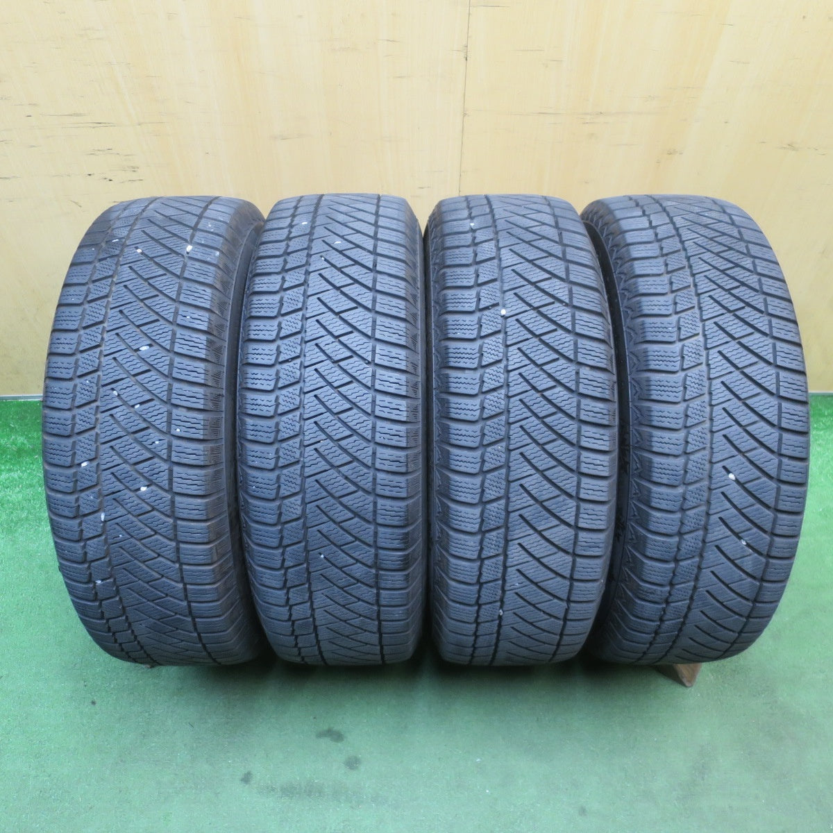 バリ溝！キレイ！9分◎スタッドレス 195/65R15 コンチネンタル コンチバイキング コンタクト6 LAUFBAHN ラウフバーン 15インチ PCD114.3/5H◎6072003NJス