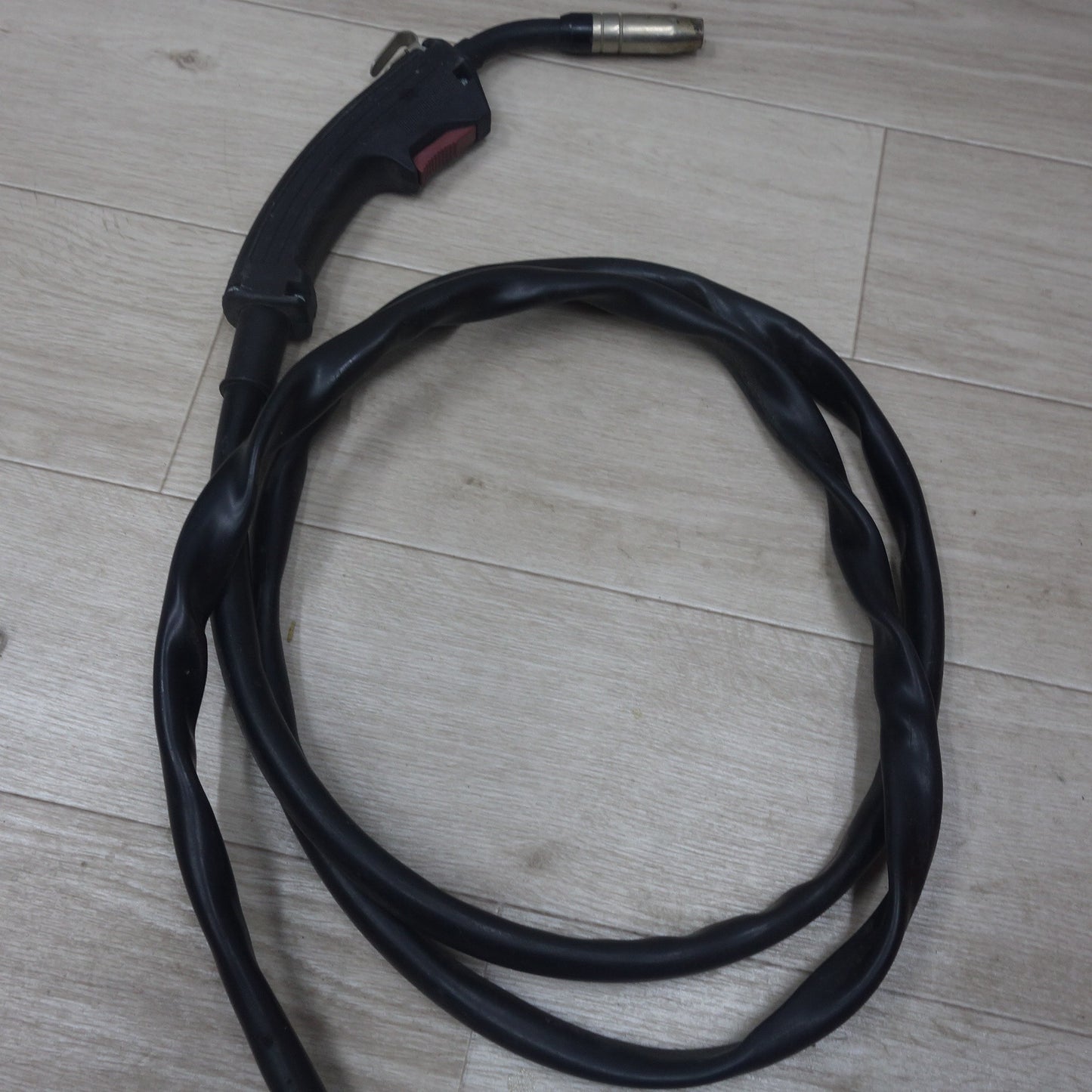 [送料無料] ◆DUTY JAPAN ノンガス 半自動 アーク 溶接機 MIG130 IEC60974-1 200V 130MIG 電動 現状品◆
