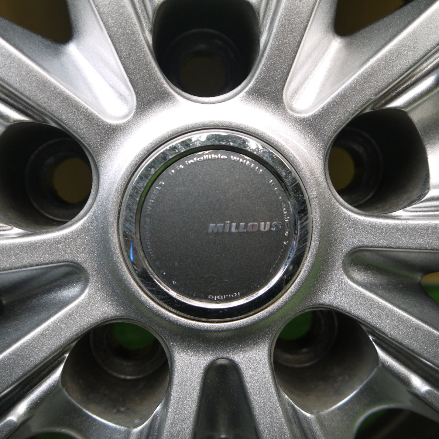 バリ溝！キレイ！9.5分★スタッドレス 205/60R16 ブリヂストン アイスパートナー MiLLOUS ミルアス 16インチ PCD114.3/5H★5060602Hス