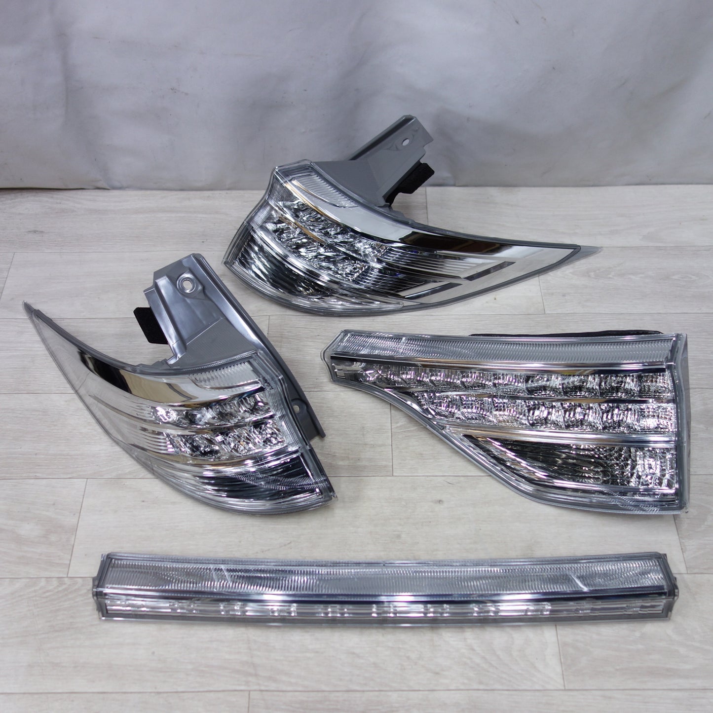 [送料無料] 新車外し!左右セット◆トヨタ エスティマ 50系 純正 LED テール ライト ランプ フィニッシャー セット ICHIKOH 28-207 28-210◆