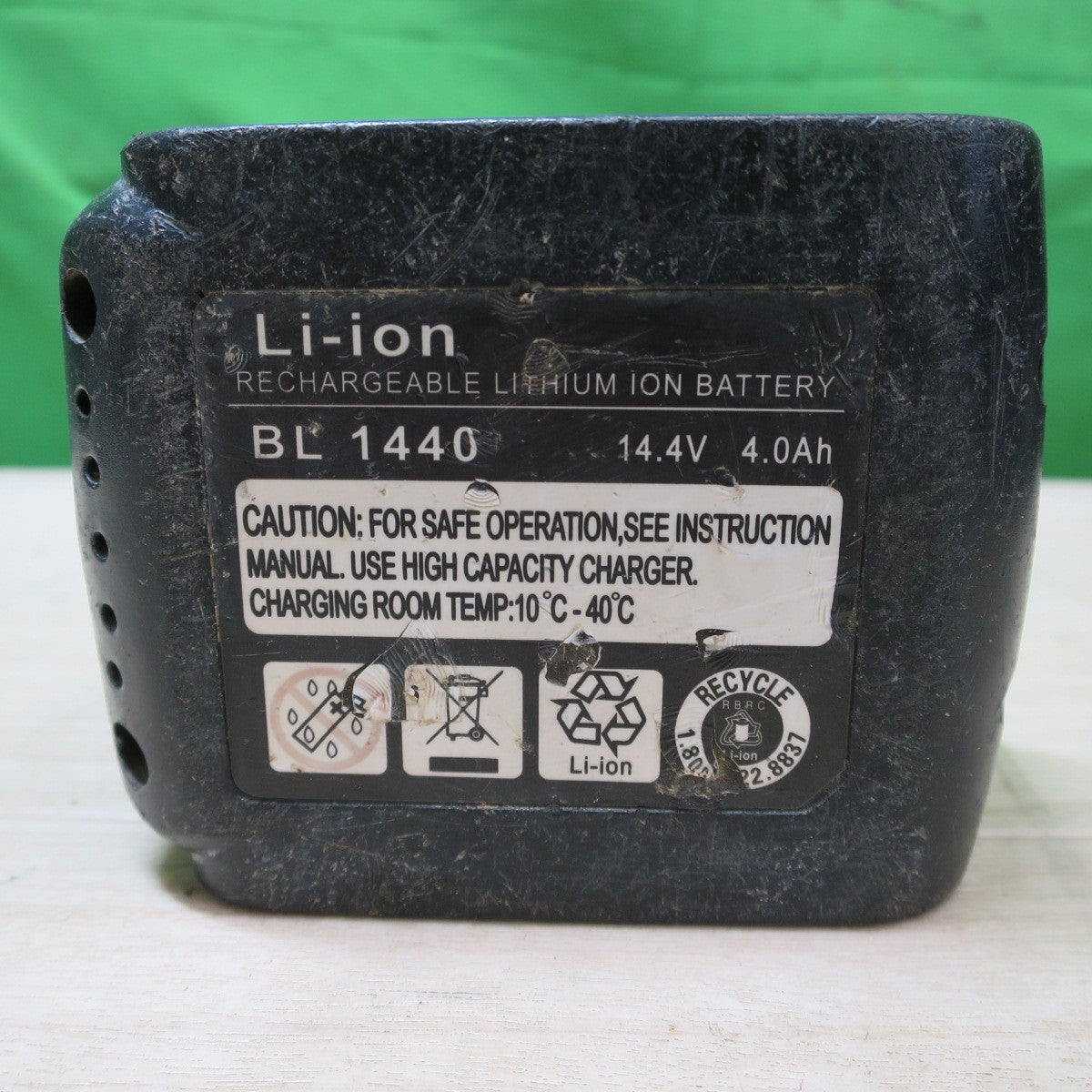 [送料無料] ☆マキタ 充電式 インパクトドライバ TD136D 電動 工具 14.4V BL1440 充電器 DC18RF makita☆