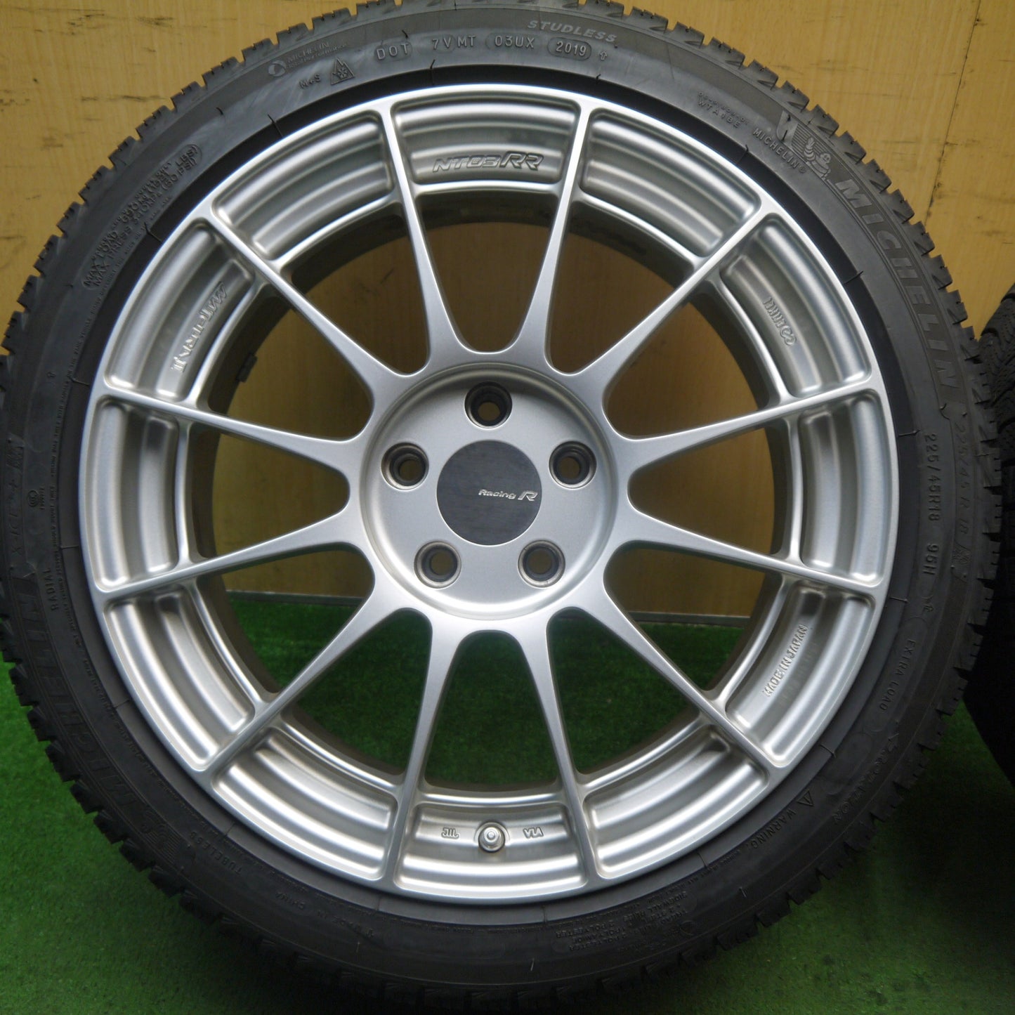 キレイ★ワーゲン 等 ENKEI NT03RR 225/45R18 スタッドレス ミシュラン X-ICE3+ エンケイ 18インチ PCD112/5H★5073003Hス