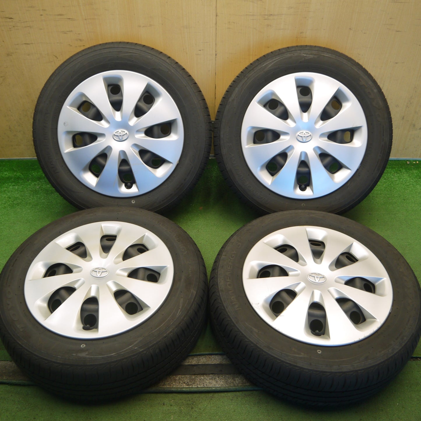 バリ溝！23年！9分◎トヨタ NHP10 アクア 純正 スチール 175/65R15 トーヨー ナノエナジー3 プラス 15インチ PCD100/4H◎6083106Hノ