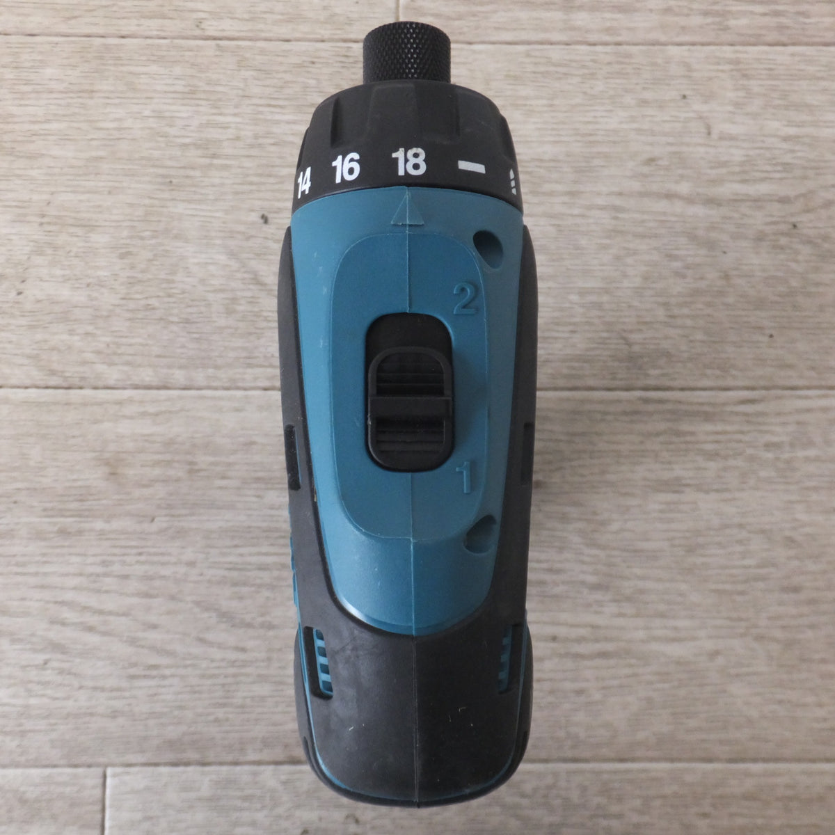 ★マキタ makita 充電式ドライバドリル DF030D 10.8V 本体のみ★