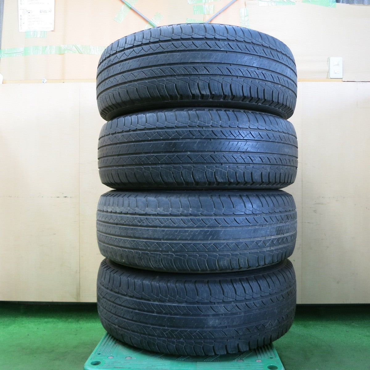 [送料無料] 4本価格！20年★トヨタ 150系 ランクル プラド ブラックエディション 純正 265/60R18 ミシュラン LATITUDE TOUR HP 18インチ PCD139.7/6H★4092101ナノ