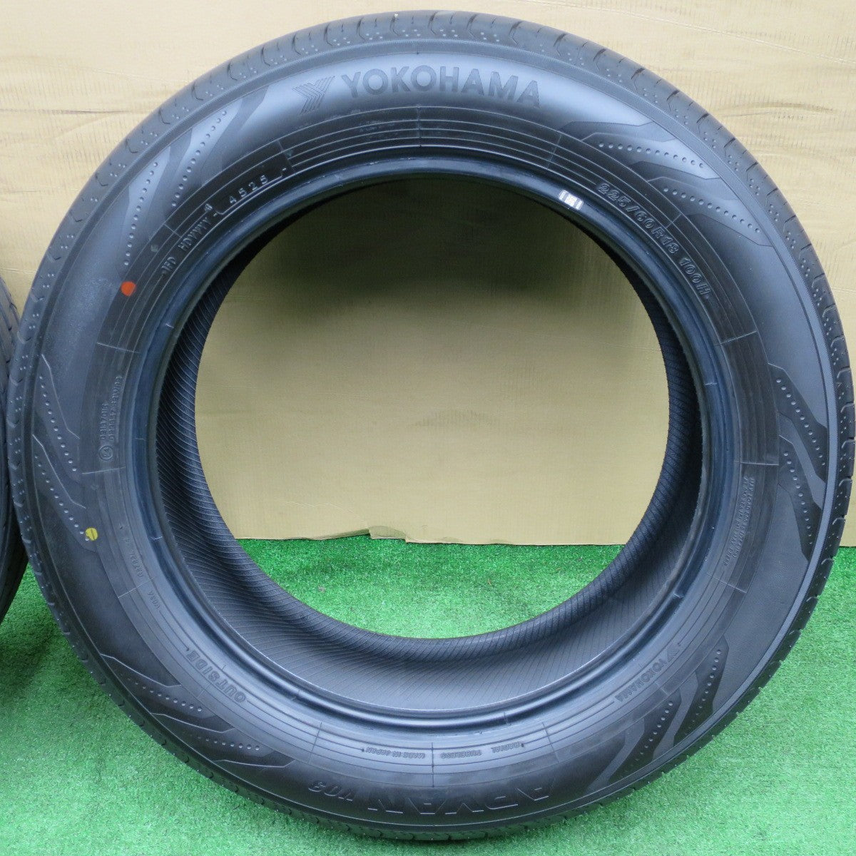 バリ溝！25年！9.5分★225/60R18 ヨコハマ アドバン V03 タイヤ 18インチ 40系 アルファード ヴェルファイア 等★6012402NKノタ