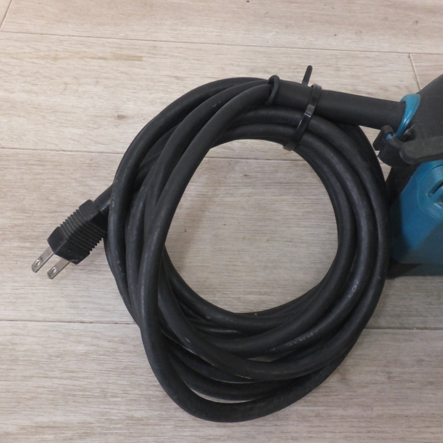 [送料無料] ★マキタ makita 165mm 電子マルノコ HS6303　100V～ 12A 50-60Hz 1050W　木工用 超硬丸ノコ★