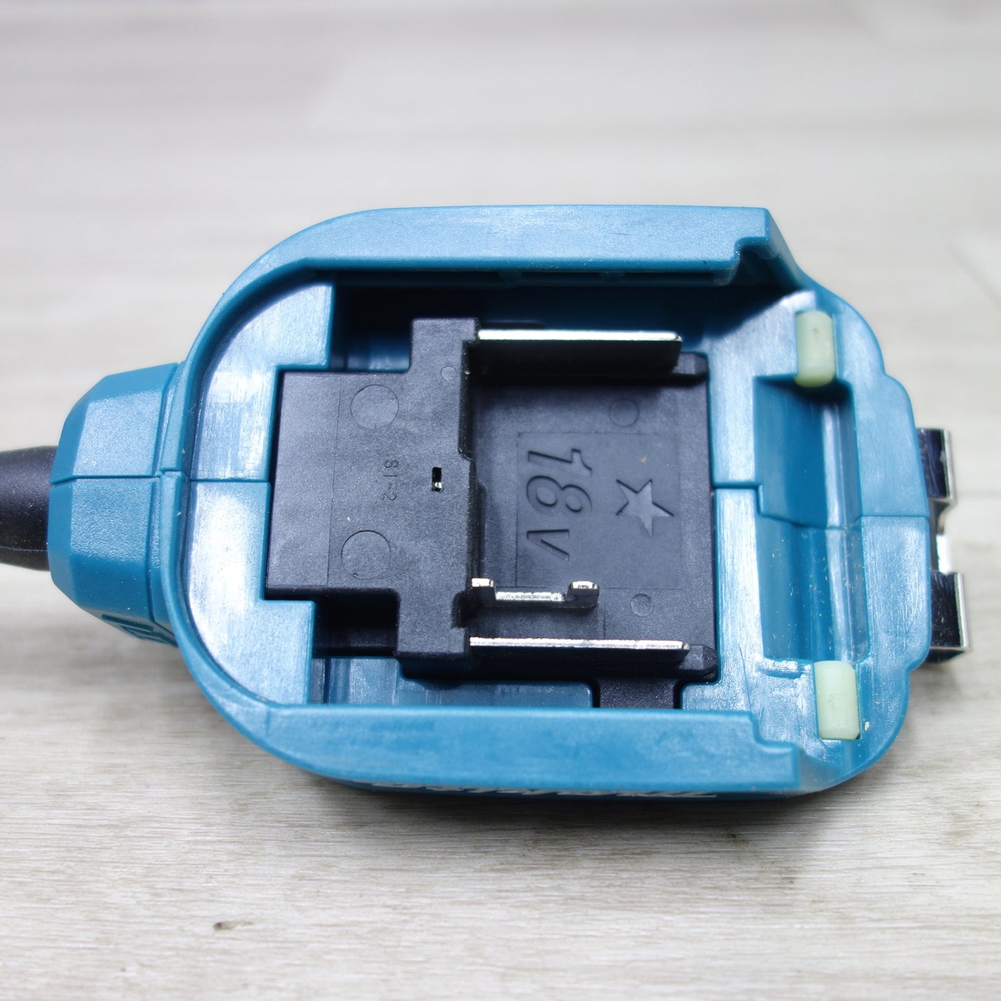 [送料無料] ◆マキタ バッテリ アダプタ BAP18E 12520 18V 作業 分離 充電 Makita◆