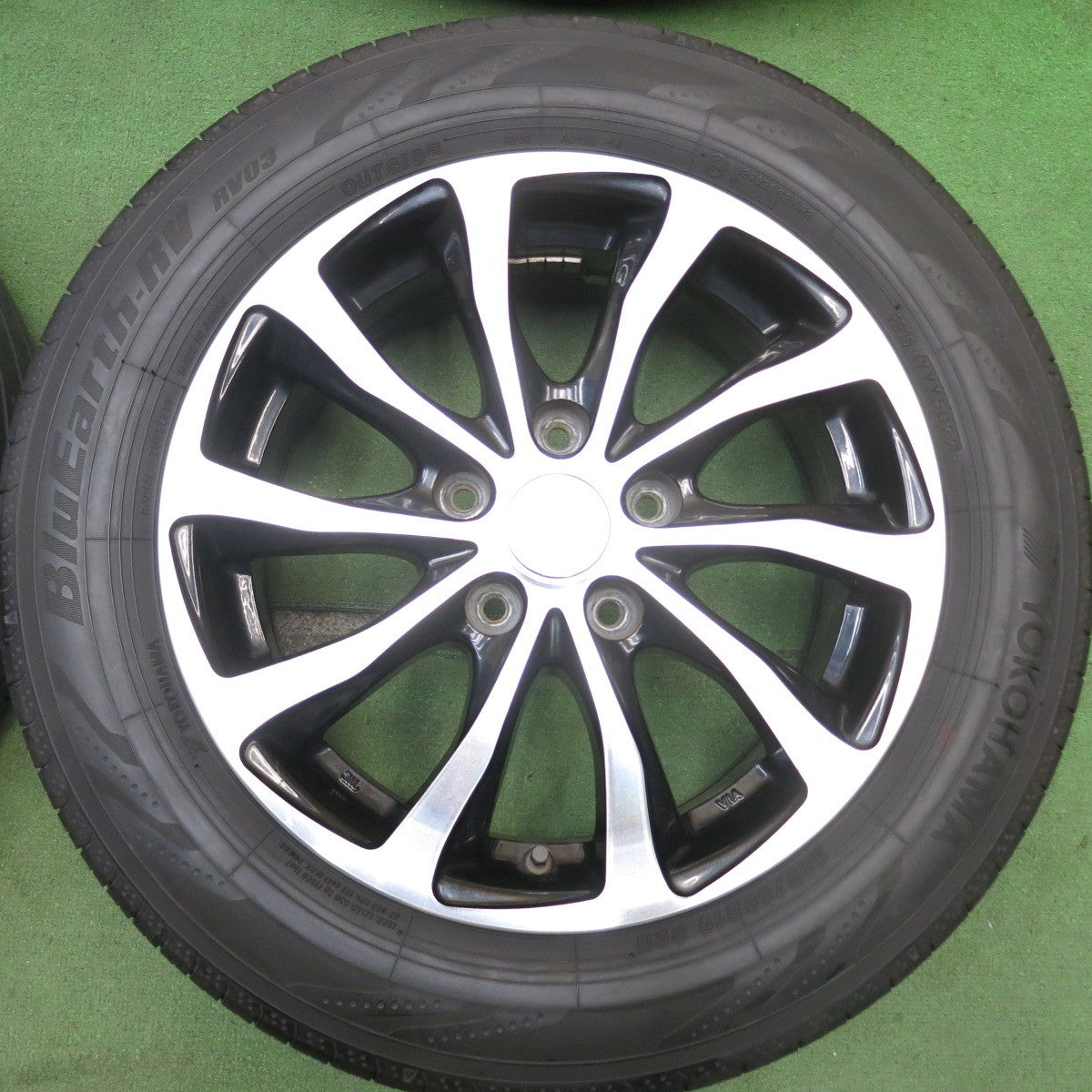 バリ溝！22年！9.5分◎205/60R16 ヨコハマ BluEarth-RV RV03 BALMINUM T10 バルミナ 16インチ PCD114.3/5H◎6080604HAノ