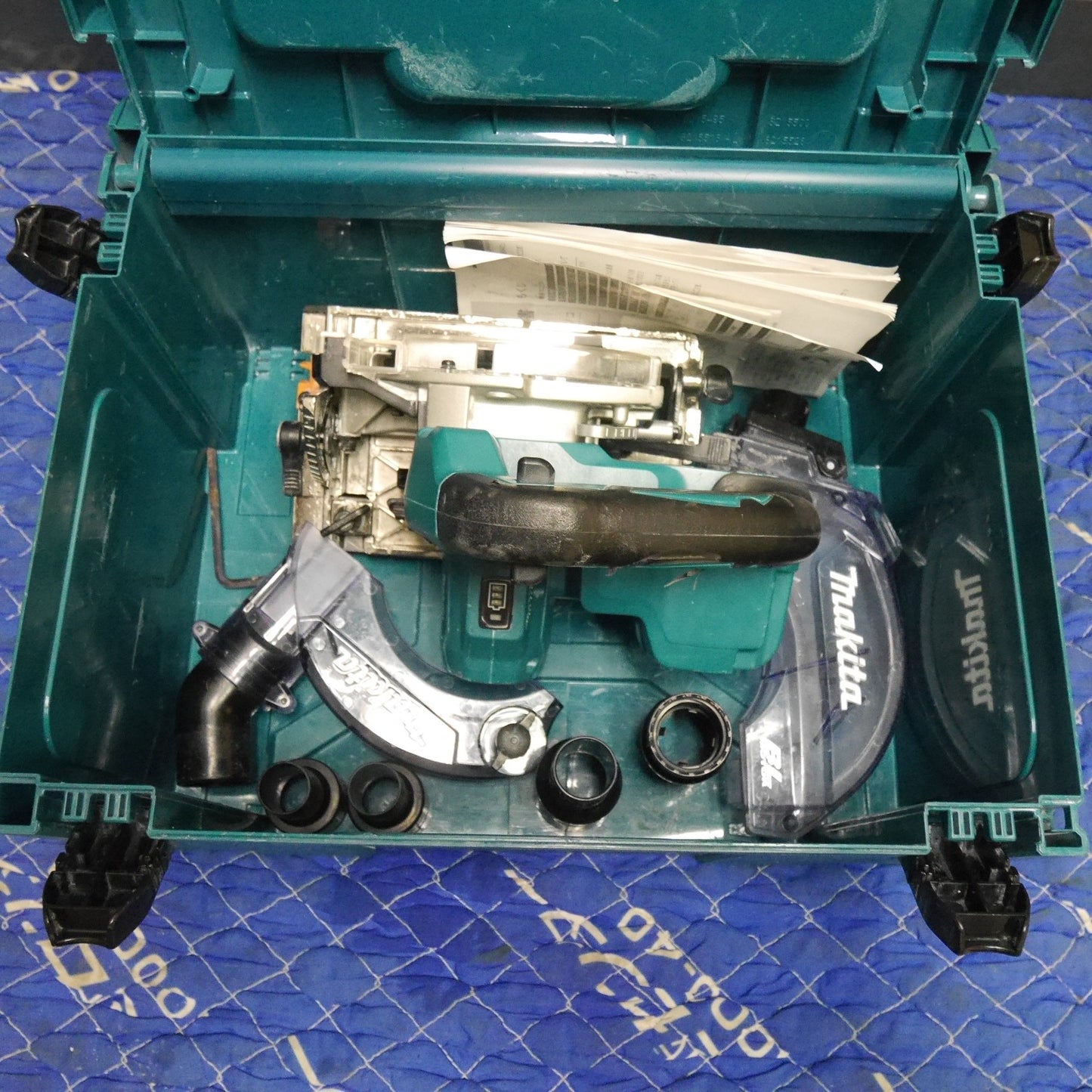 [送料無料] ☆マキタ 125mm 充電式 防じん マルノコ KS513D 電動 工具 切断機 防塵 丸のこ 丸ノコ 丸鋸 makita☆
