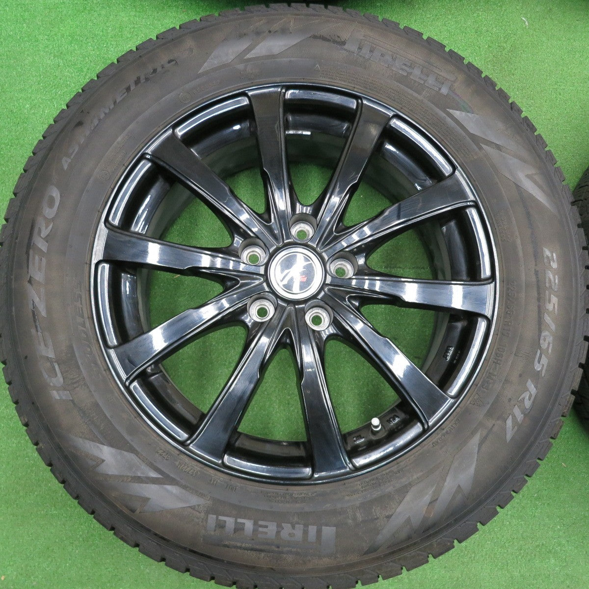 [送料無料] バリ溝！22年！9.5分以上★スタッドレス 225/65R17 ピレリ アイスゼロ アシンメトリコ Fang ファング 17インチ PCD114.3/5H★5011201HAス