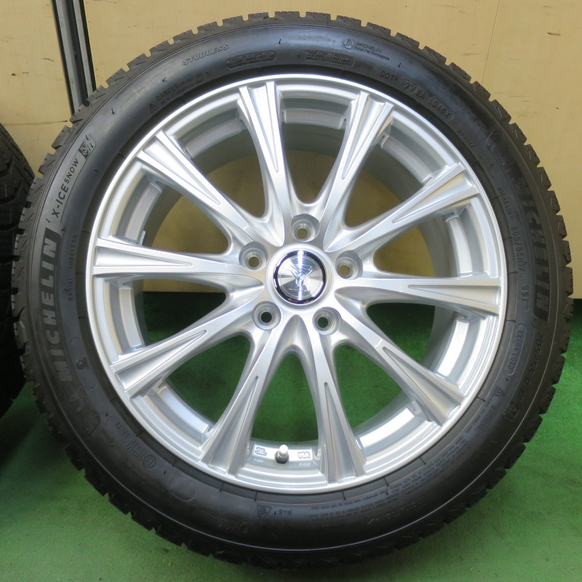 未使用！21年★スタッドレス 205/55R17 ミシュラン X-ICE SNOW STAYER ステイヤー 17インチ PCD114.3/5H★5101505イス
