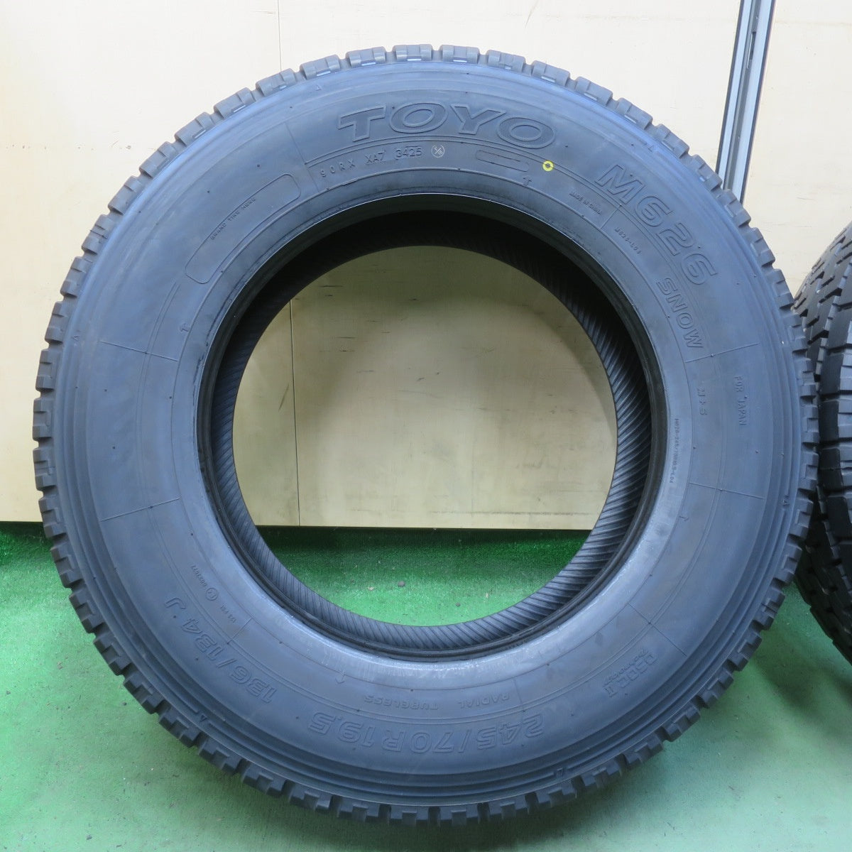 未使用！25年！2本★トラック タイヤ 245/70R19.5 136/134J トーヨー M626 ミックス オールシーズン 19.5インチ★6042501イスタ