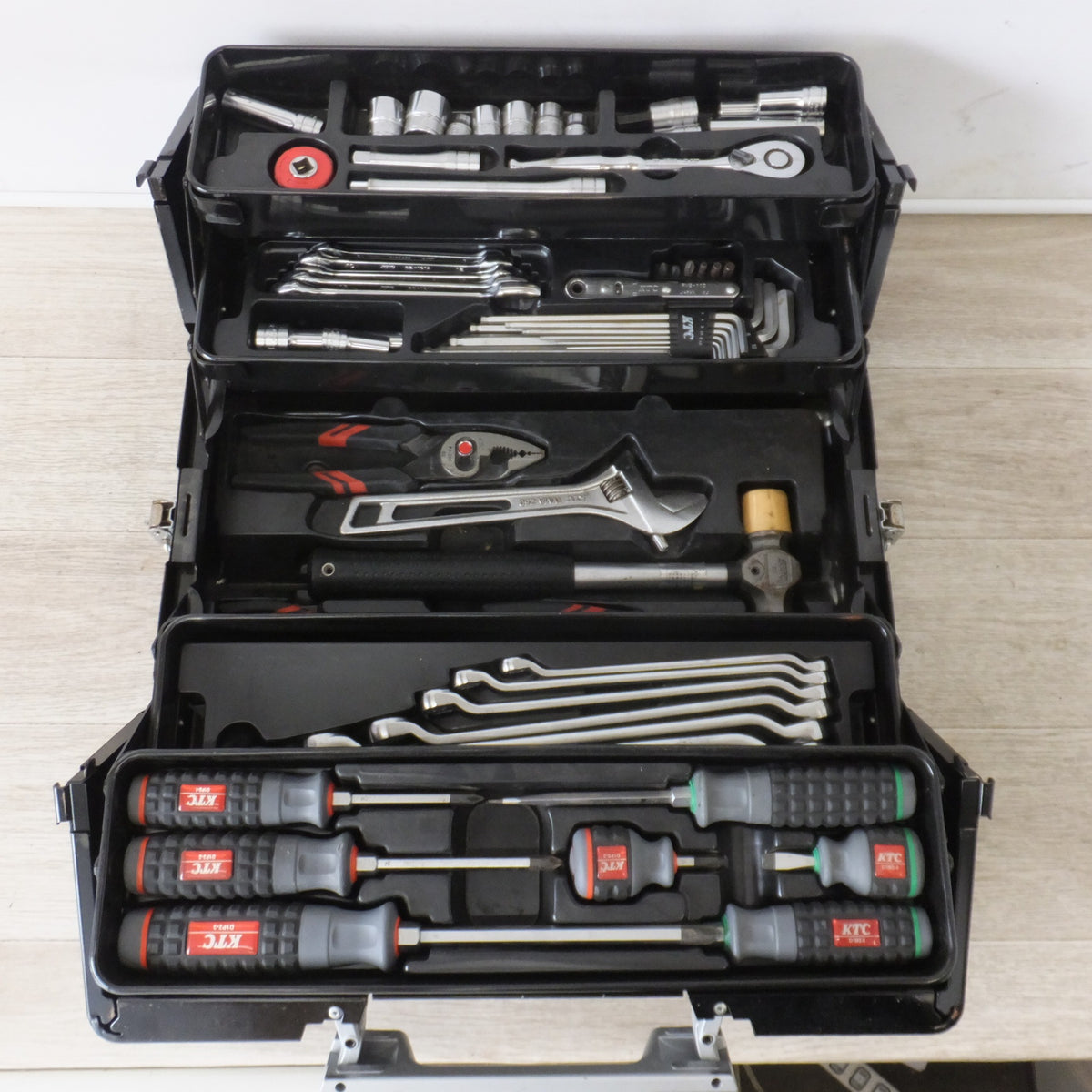 ★京都機械工具 KTC ツールセット 9.5sq. 工具セット 両開きメタルケースタイプ SK3561WGBK(?)★