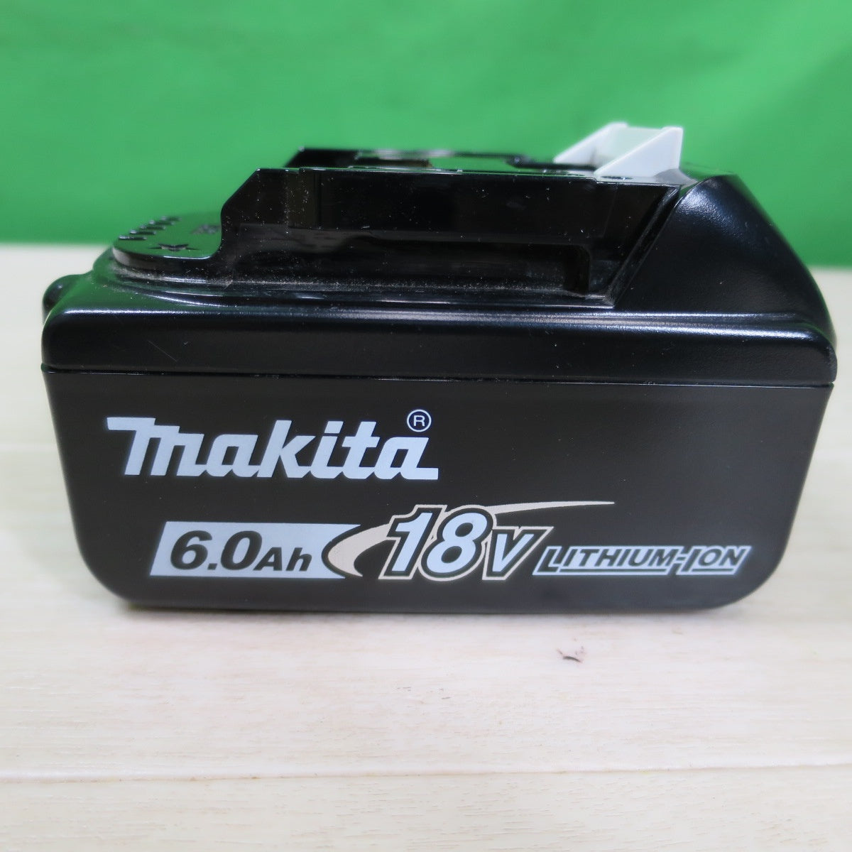 [送料無料] キレイ☆マキタ Li-ion バッテリー BL1860B 急速充電対応 電動 工具 インパクトドライバ 等 リチウム イオン 電池 DC18V 6.0Ah 108Wh①☆