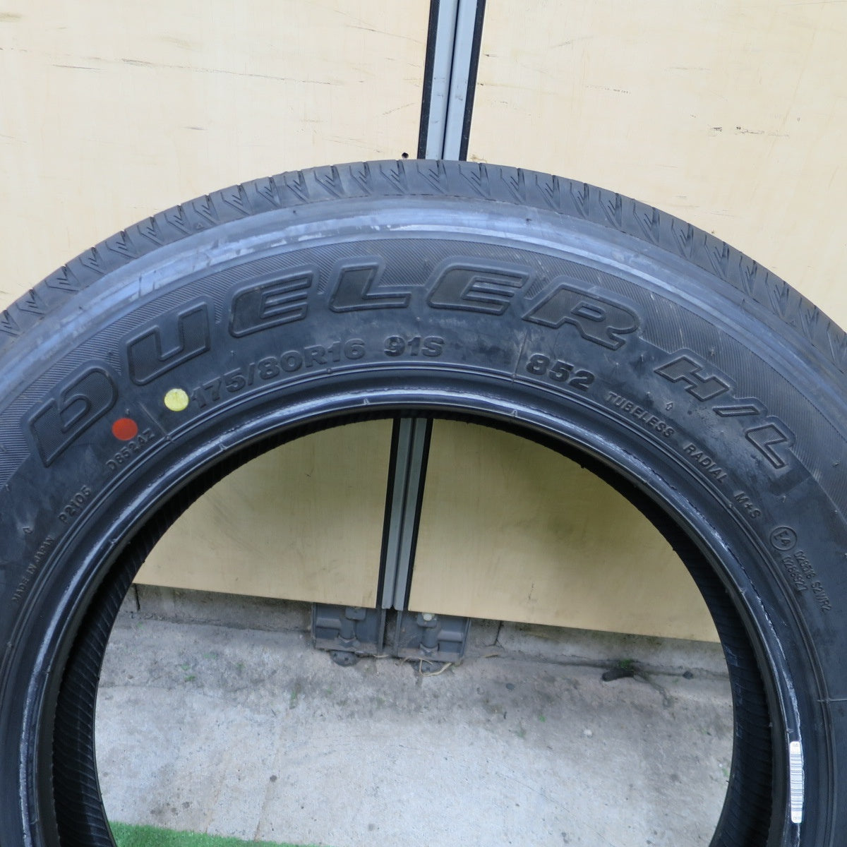 未使用！24年！1本★ジムニー 等 175/80R16 ブリヂストン デューラー H/L 852 DUELER タイヤ 16インチ★6021403ナノタ