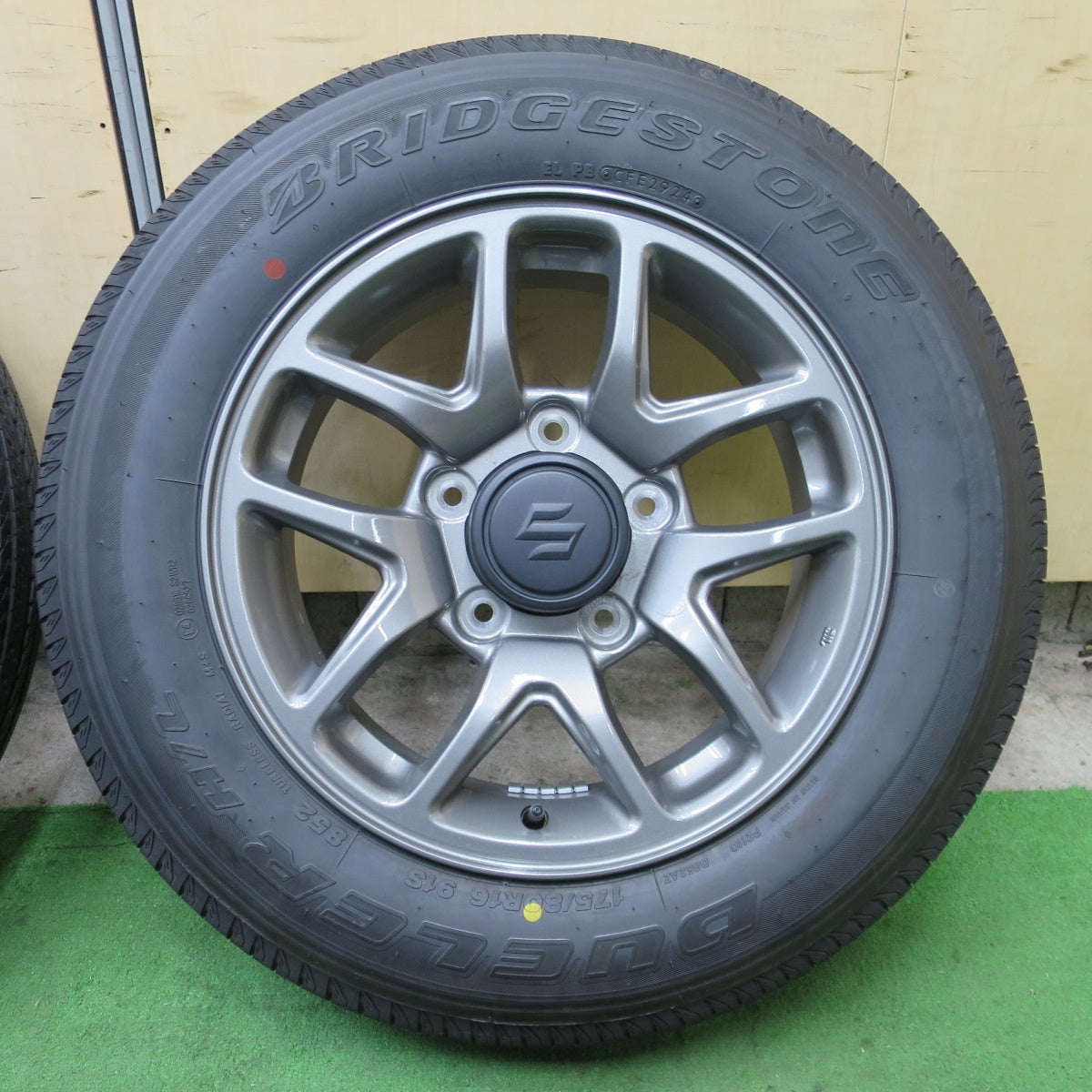 新車外し！24年★スズキ JB64W ジムニー 純正 175/80R16 ブリヂストン デューラー H/L 852 DUELER 16インチ PCD139.7/5H★6040301NGノ