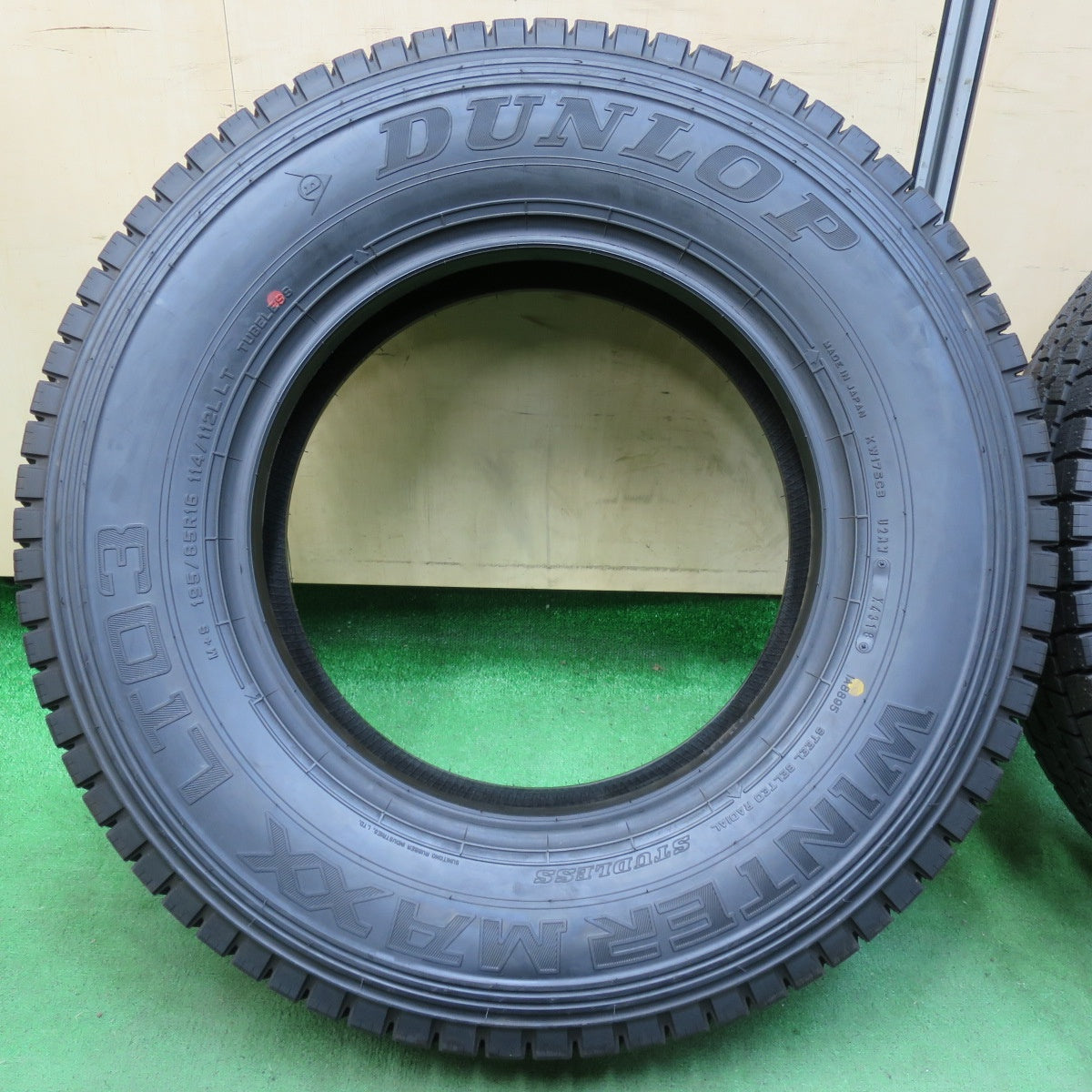 [送料無料] 未使用★トラック タイヤ 195/85R16 114/112L スタッドレス ダンロップ ウインターマックス LT03 16インチ★4102901イスタ