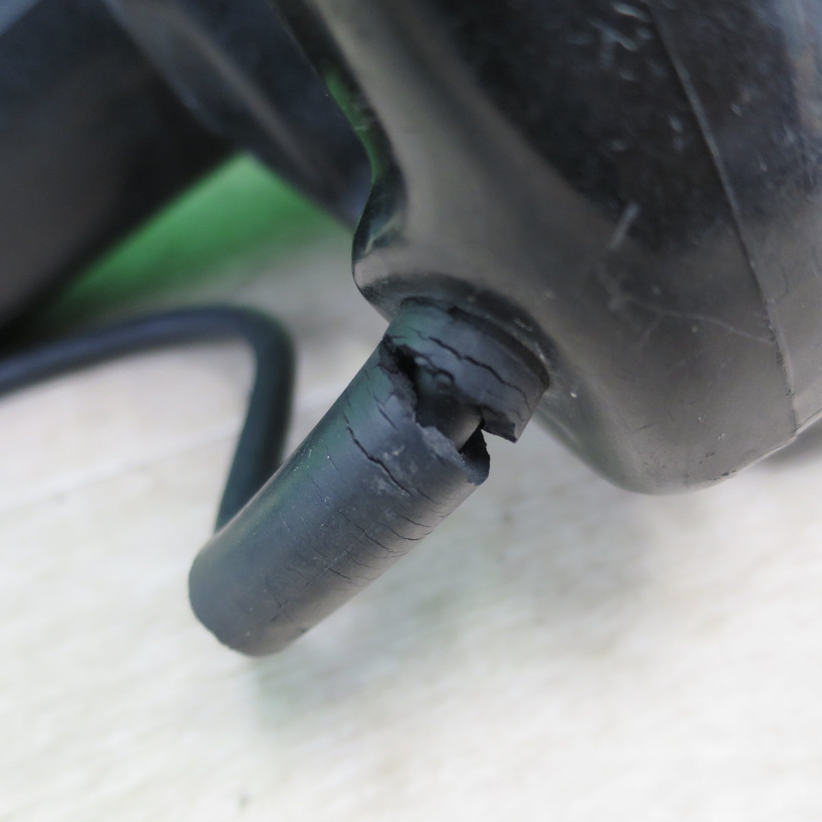 [送料無料] ☆新ダイワ 防塵 マルノコ B7N 電動 工具 切断機 カッター 防じん 丸鋸 丸のこ 丸ノコ☆