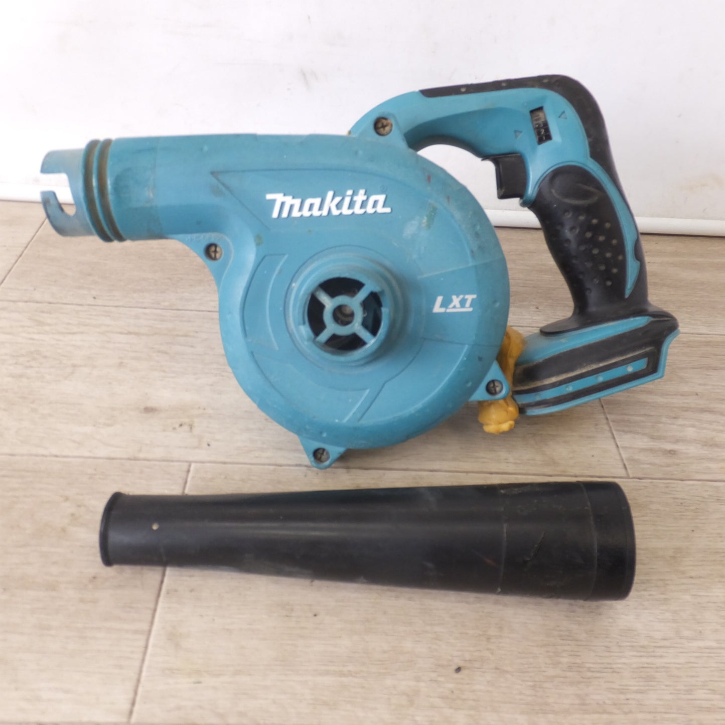 [送料無料] ★マキタ makita 充電式ブロワ UB182D 18V 本体のみ★