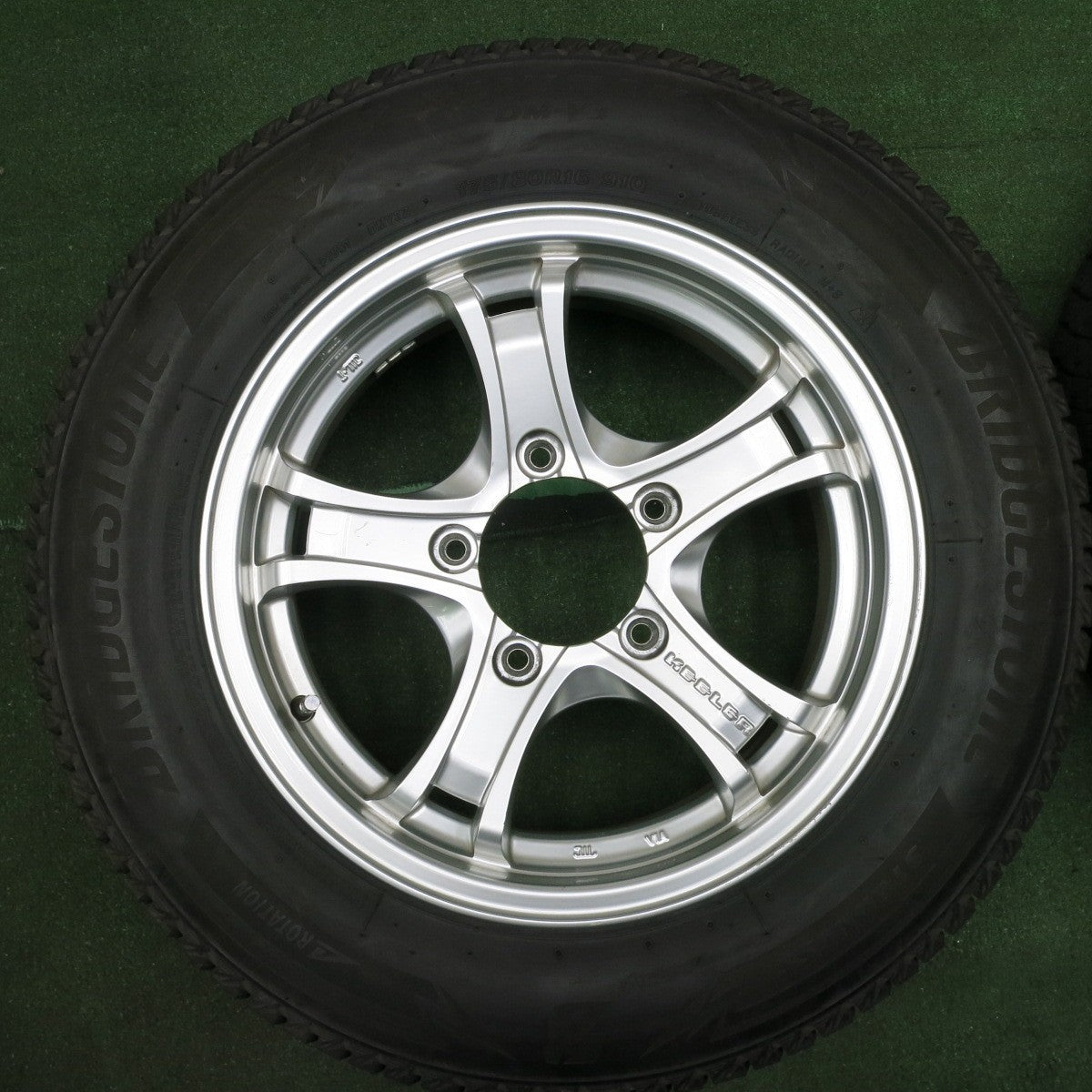 *送料無料* バリ溝！キレイ！9.5分★ジムニー 等 KEELER 175/80R16 スタッドレス ブリヂストン ブリザック DM-V3 KEELER キーラー PCD139.7/5H★4042002NJス