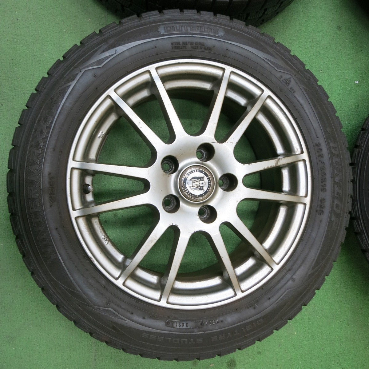 バリ溝！8.5分★スタッドレス 205/60R16 ダンロップ ウインターマックス WM01 NIRVANA NV ニルバーナ ニルヴァーナ 16インチ PCD114.3/5H★5042205ナス