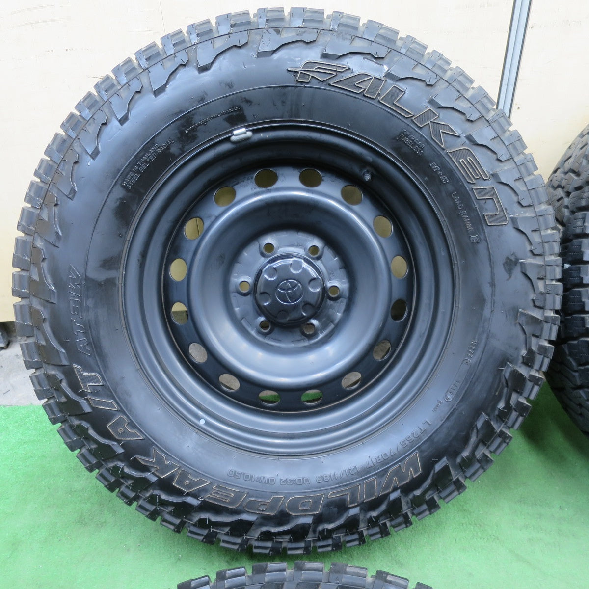 バリ溝！キレイ！9.5分★トヨタ 純正 スチール FJクルーザー プラド 等 265/70R17 121/118R ファルケン WILDPEAK A/T AT3W 17インチ PCD139.7/6H★6013104ナノ
