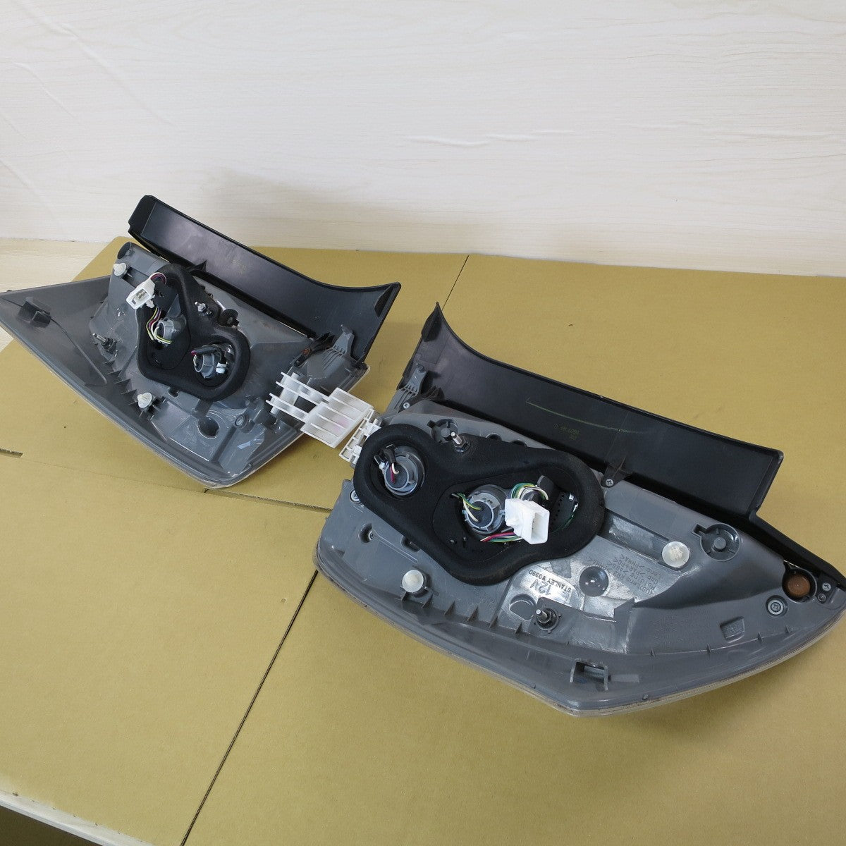 左右セット♪トヨタ 30系 ZVW30 プリウス 純正 LED テールランプ STANLEY W0390 テールライト 照明 カー パーツ TOYOTA♪ [送料無料]