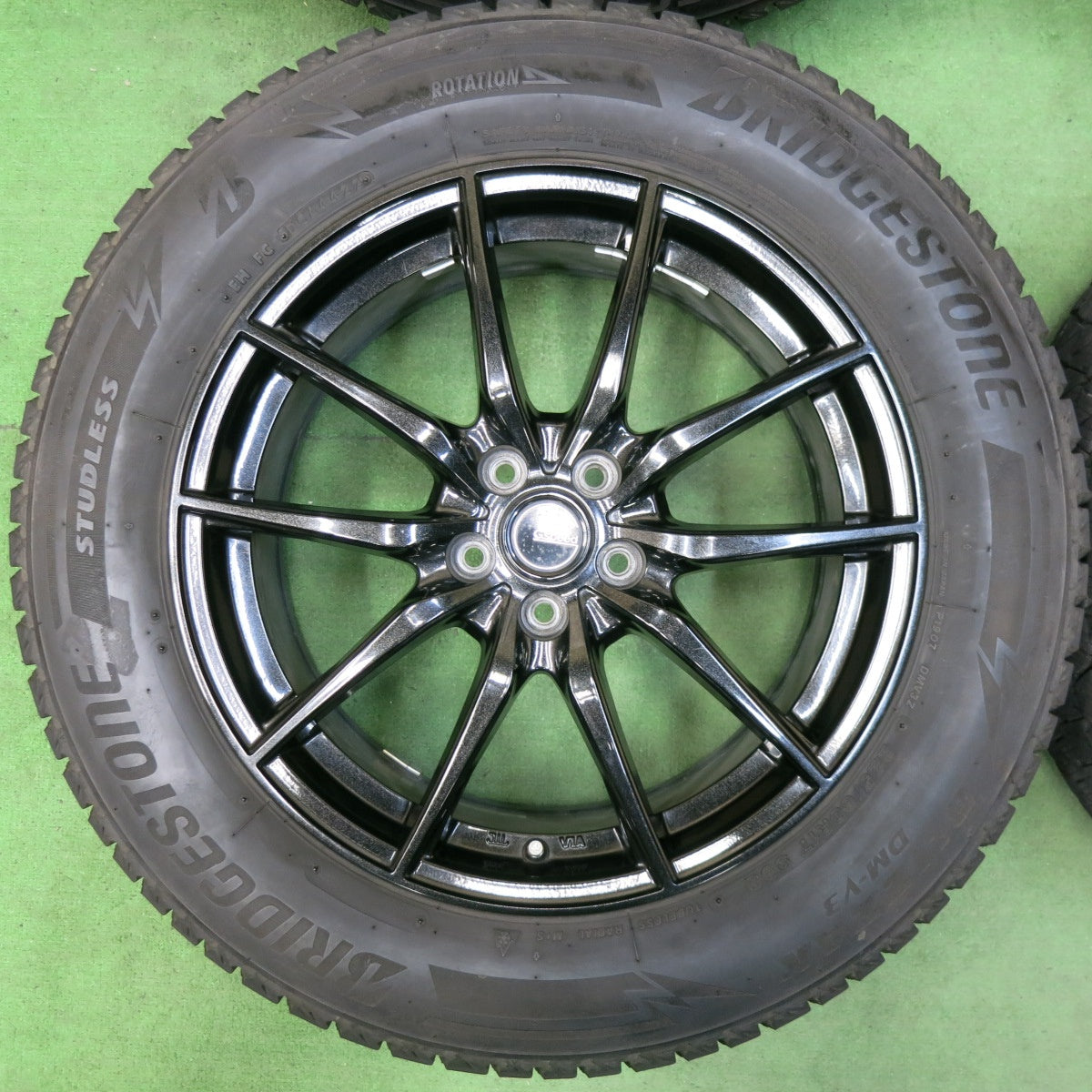 [送料無料] バリ溝！22年！キレイ！9.5分★フォレスター XV 等 G.speed 225/60R17 スタッドレス ブリヂストン ブリザック DM-V3 Gスピード 17インチ PCD100/5H★4120605SYス*