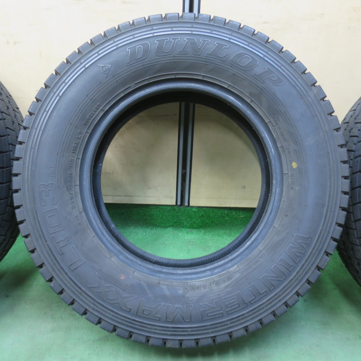 バリ溝！23年！9分！6本★トラック タイヤ 225/75R16 118/116L スタッドレス ダンロップ ウインターマックス LT03M 16インチ★5121901イスタ