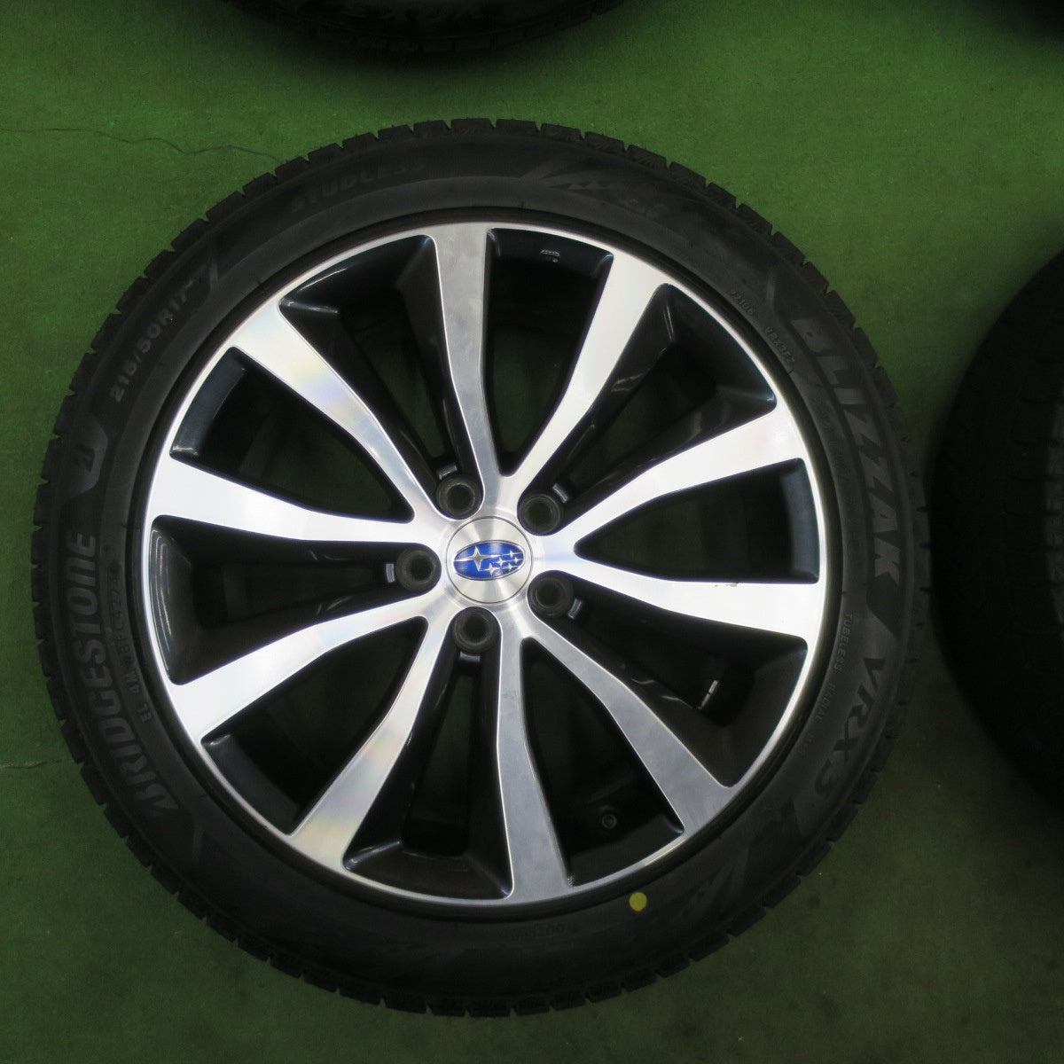 バリ溝！24年！9.5分★スバル エクシーガ クロスオーバー7 純正 215/50R17 スタッドレス ブリヂストン ブリザック VRX3 17インチ PCD100/5H★6021808TTス
