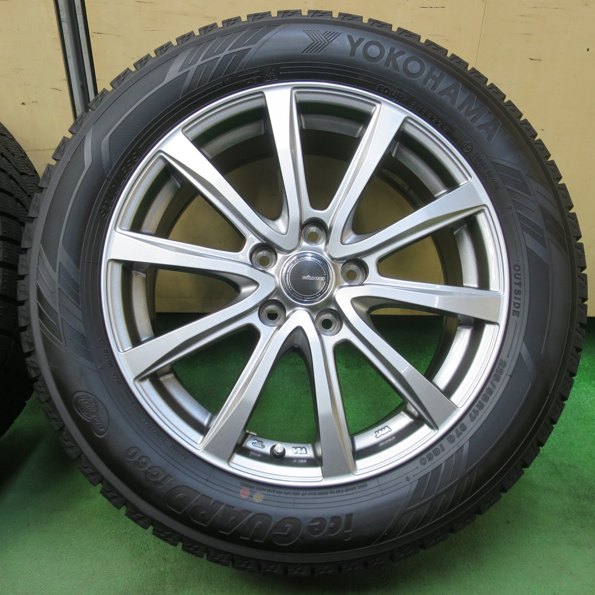 バリ溝！24年！キレイ！ほぼ10分★スタッドレス 225/55R17 ヨコハマ アイスガード iG60 MiLLOUS ミルアス 17インチ PCD114.3/5H★5102704イス