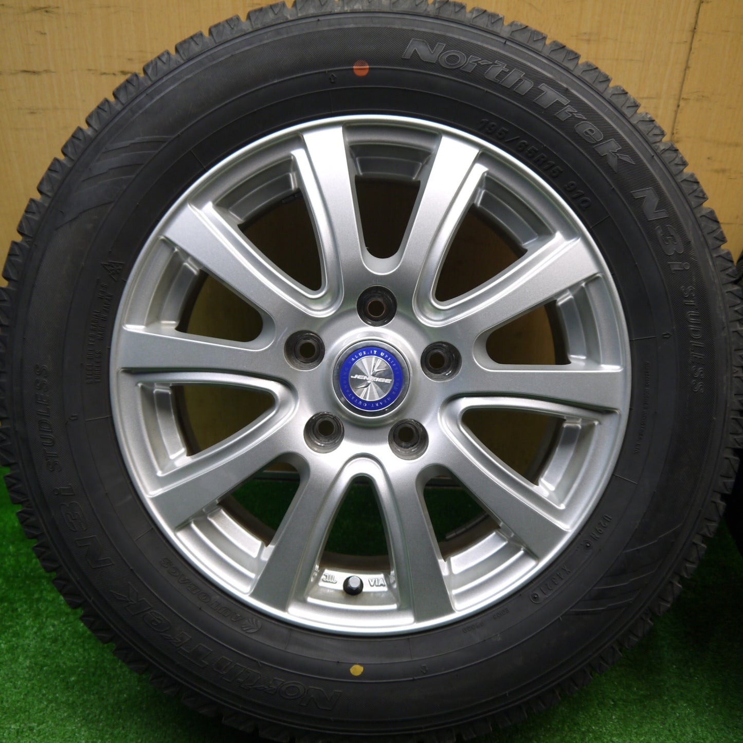バリ溝！21年！キレイ！9.5分★スタッドレス 195/65R15 オートバックス ノーストレック N3i JENEIGE 15インチ PCD114.3/5H★5112803Hス
