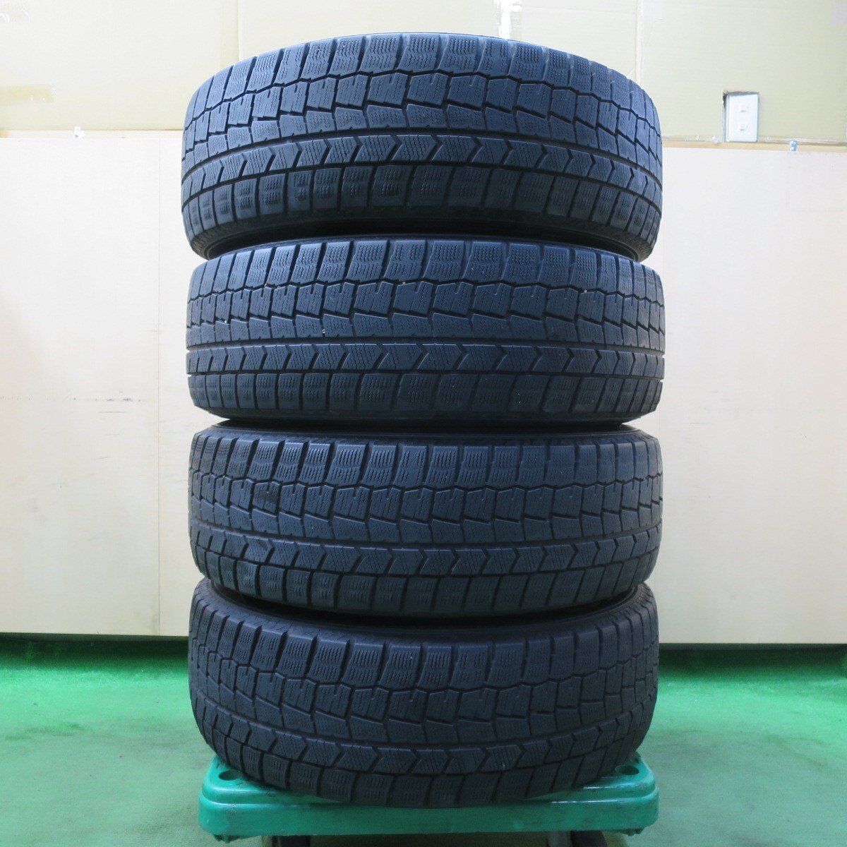 キレイ★スタッドレス 225/60R17 ダンロップ ウインターマックス WM02 AIRNOVA エアノヴァ 17インチ PCD114.3/5H★5020306イス