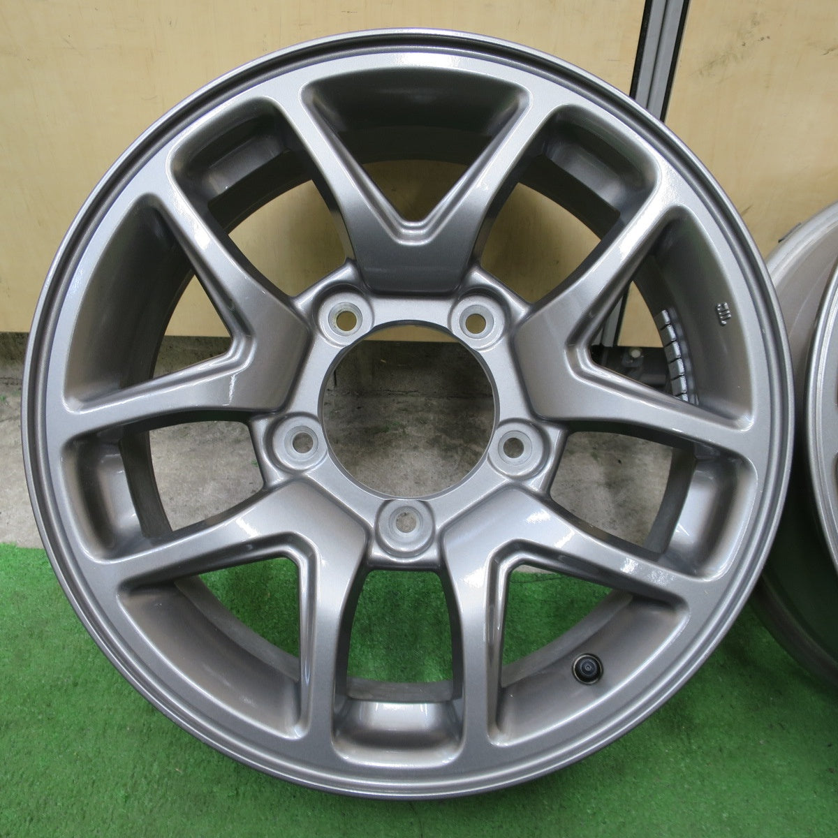 キレイ★スズキ JB64W ジムニー 純正 ホイール 16インチ 16×5.5J PCD139.7/5H★6051303NGホ